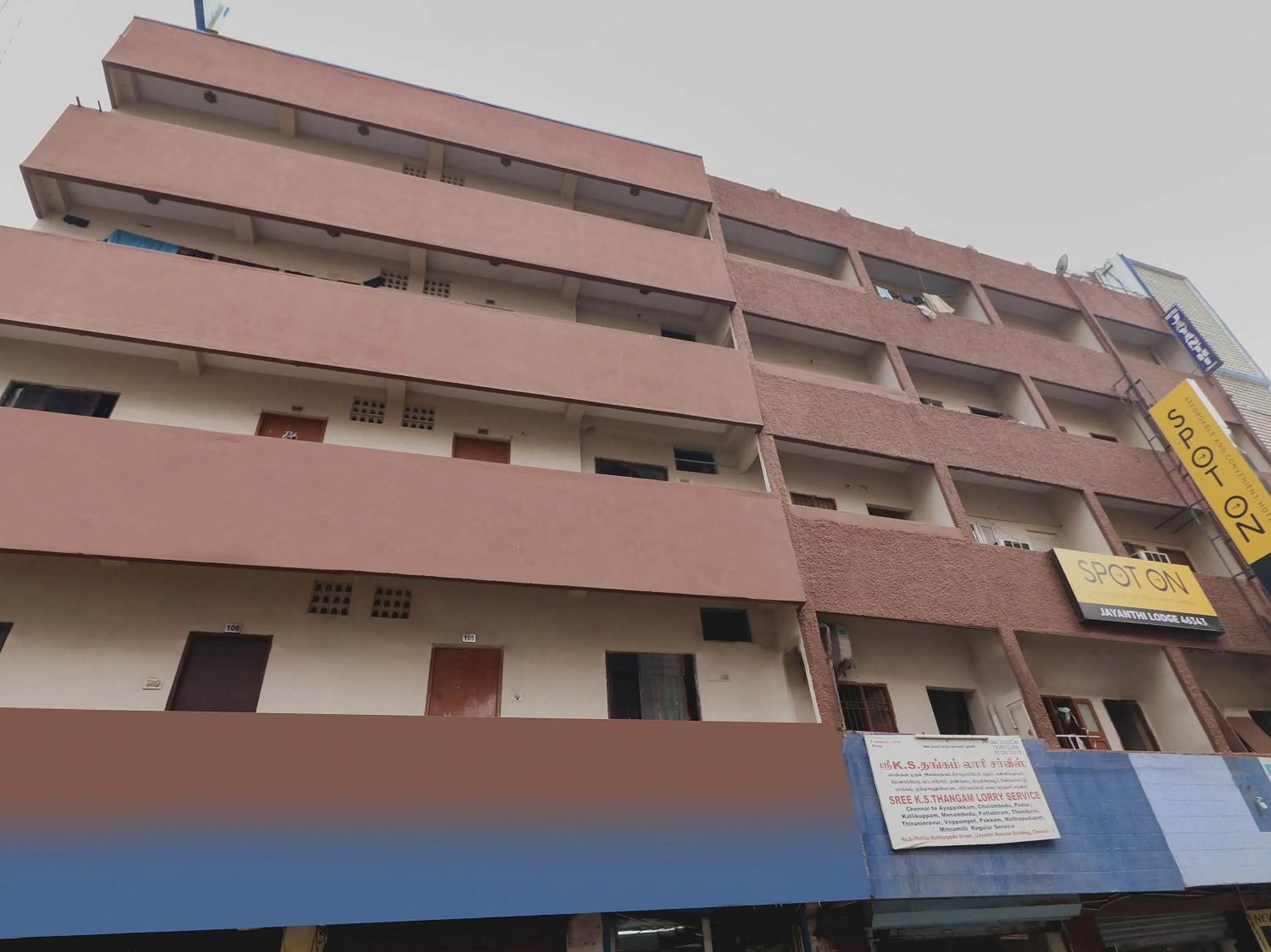 Facade/entrance in Hotel O Jayanthi Mansion