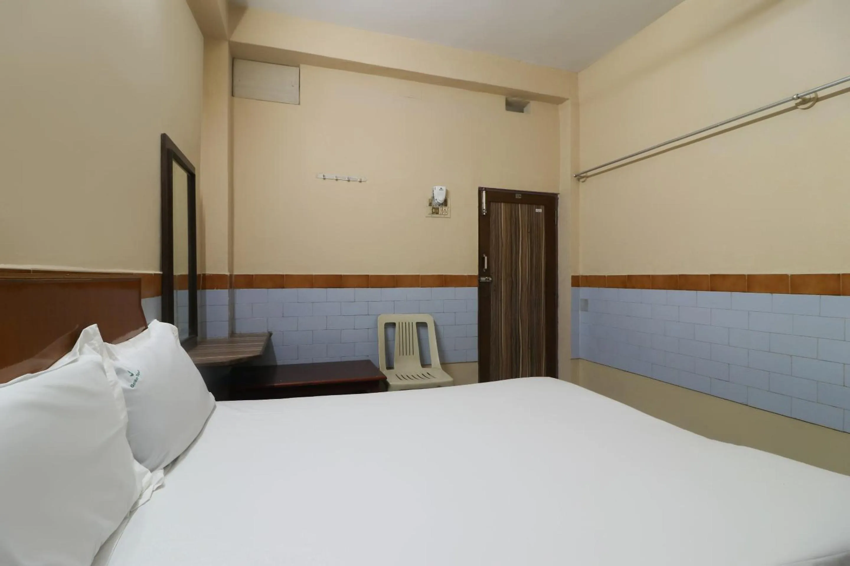 Bedroom, Bed in Hotel O Jayanthi Mansion