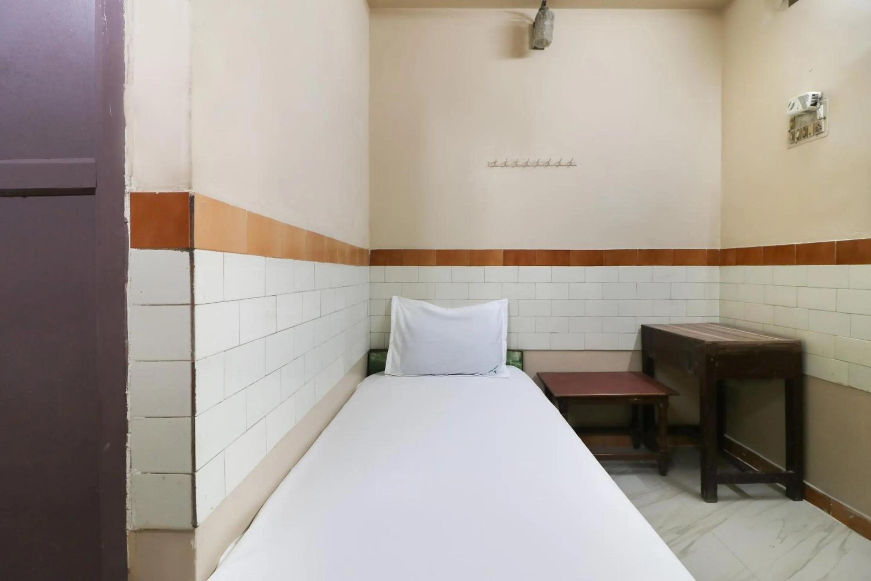 Bedroom, Bed in Hotel O Jayanthi Mansion