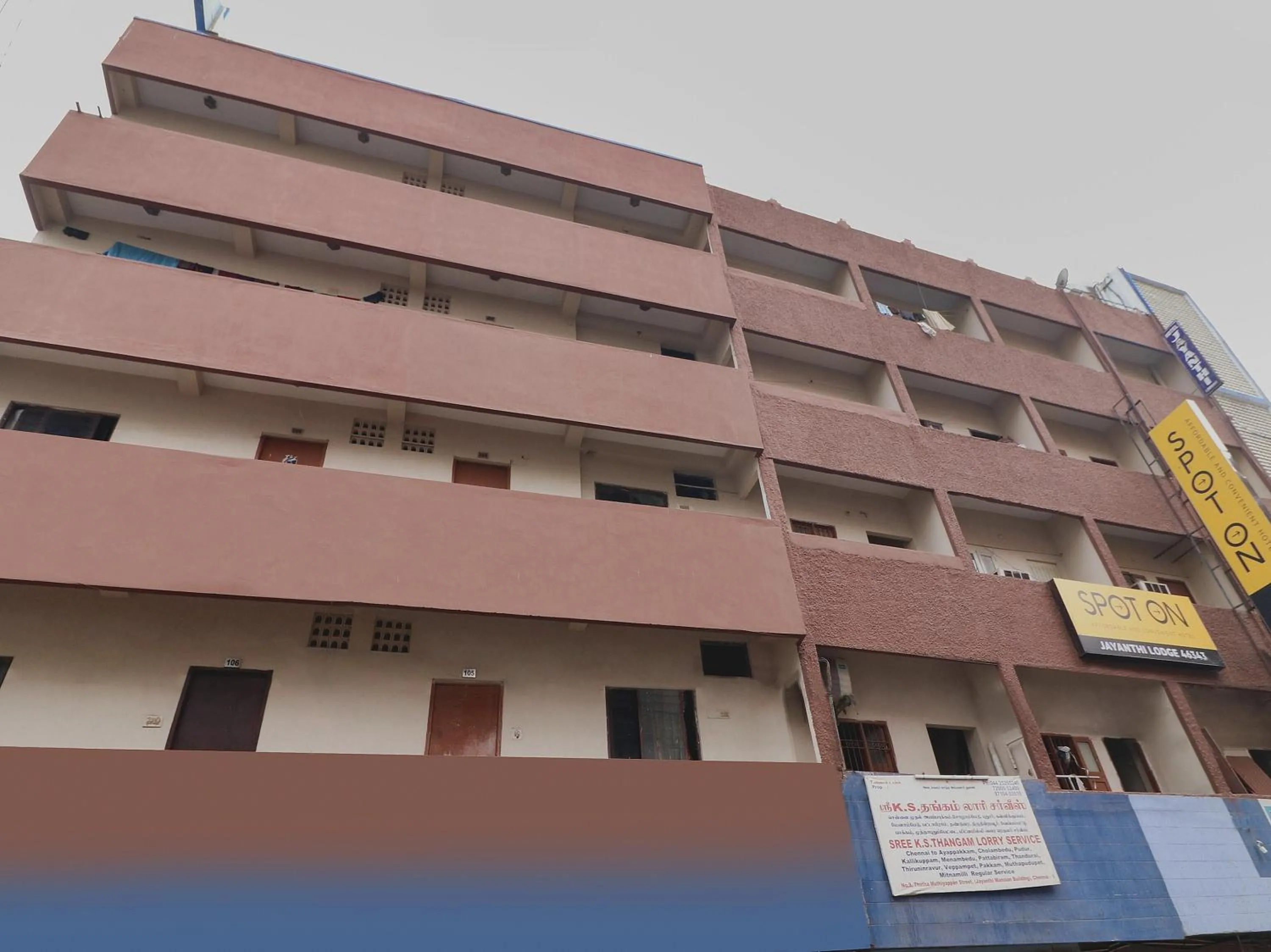 Facade/entrance in Hotel O Jayanthi Mansion
