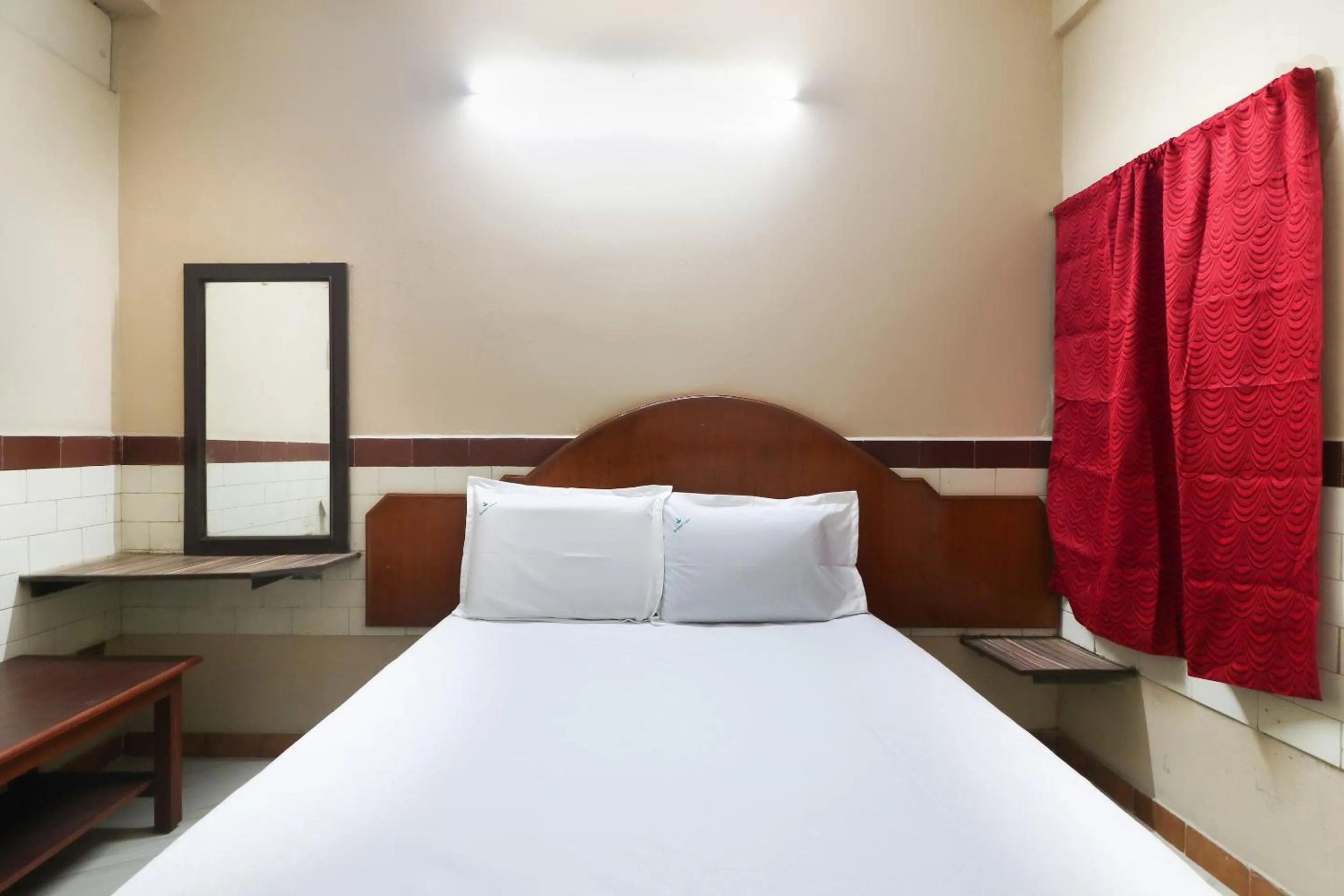 Bedroom, Bed in Hotel O Jayanthi Mansion