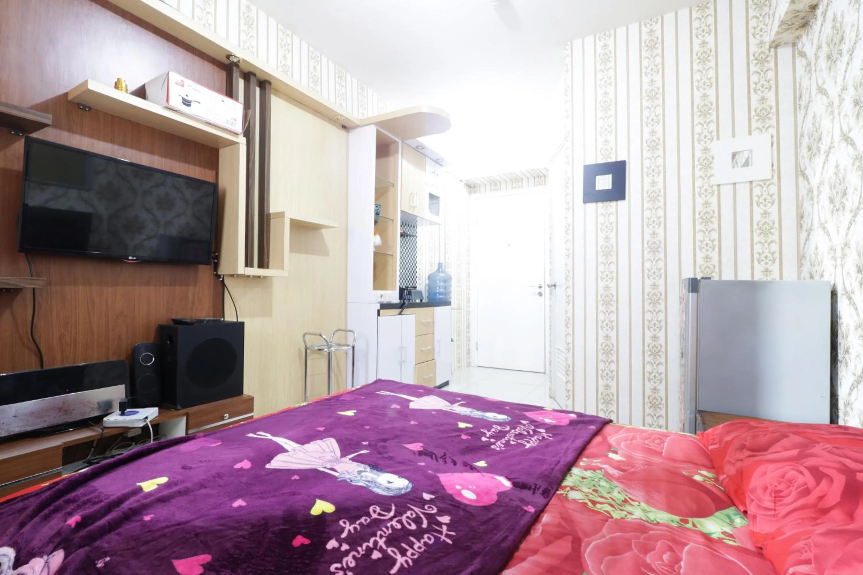 Bedroom, Bed in Green Pramuka City by SR Property