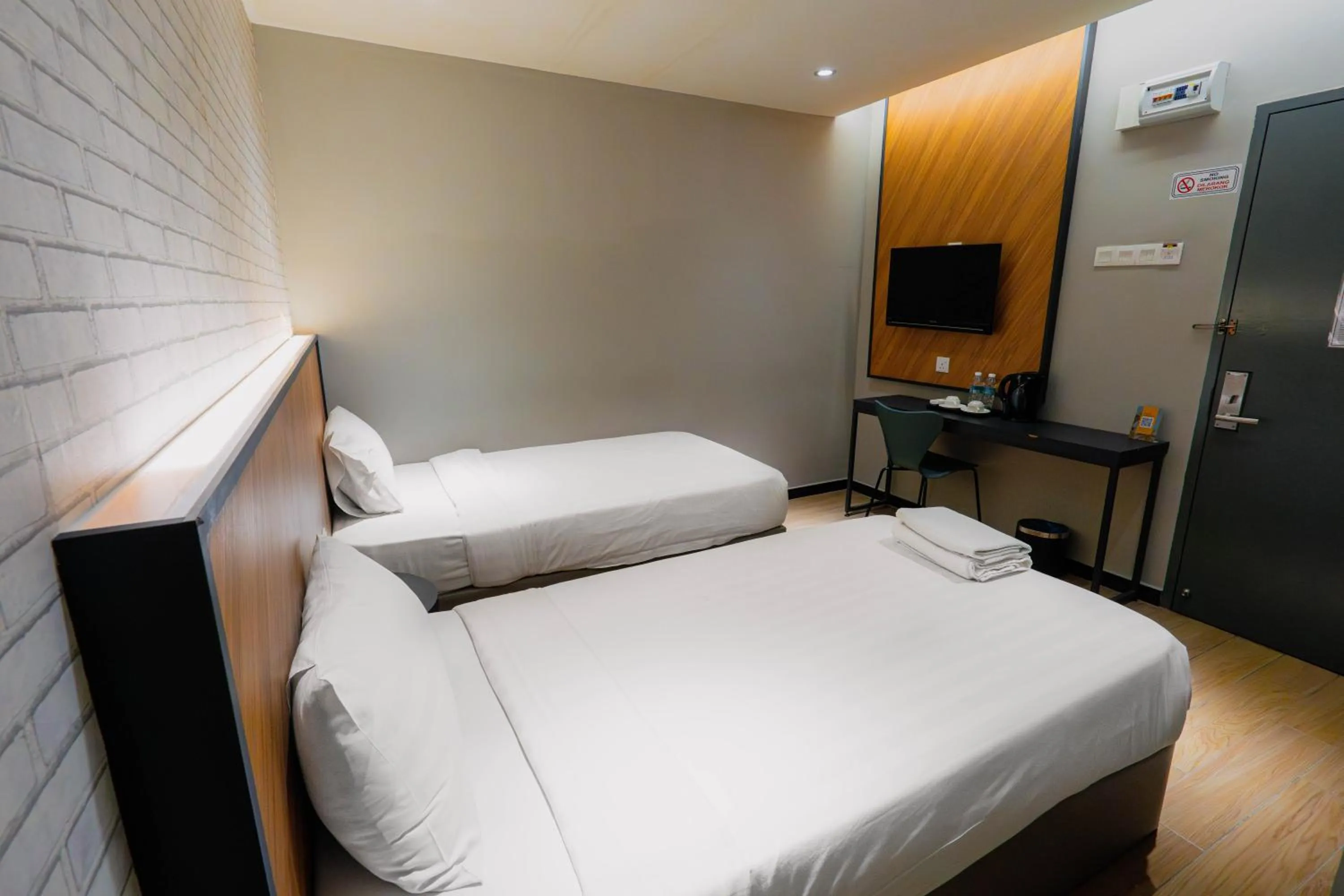 Bedroom, Bed in Hotel 99 Seri Kembangan Serdang