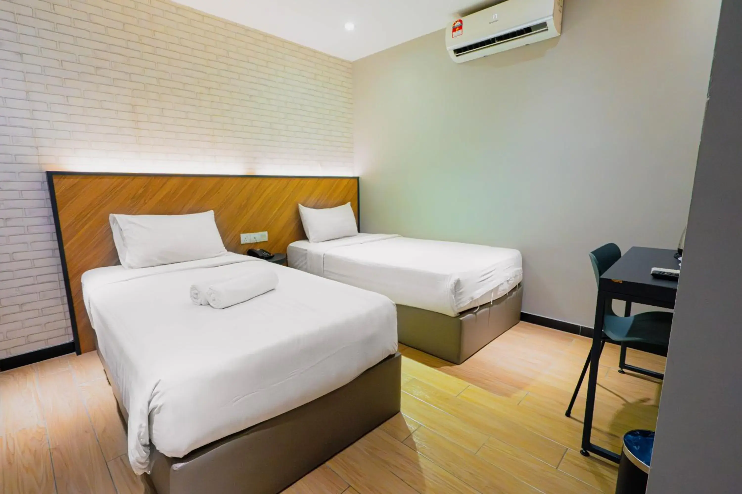 Superior Twin Room in Hotel 99 Seri Kembangan Serdang Superior Twin Room in Hotel 99 Seri Kembangan Serdang