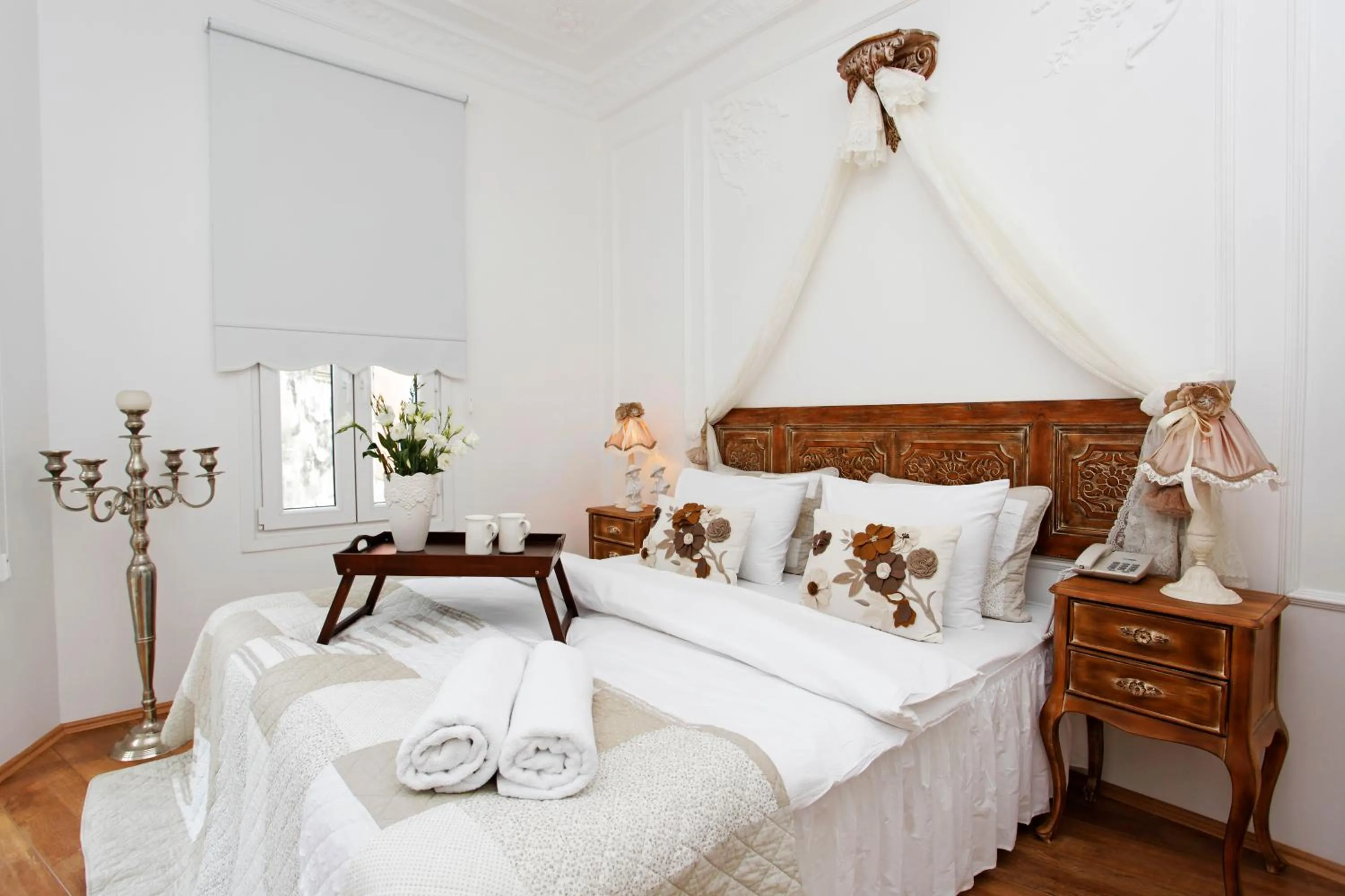 Photo of the whole room, Bed in The White Swan Suites Beyoglu