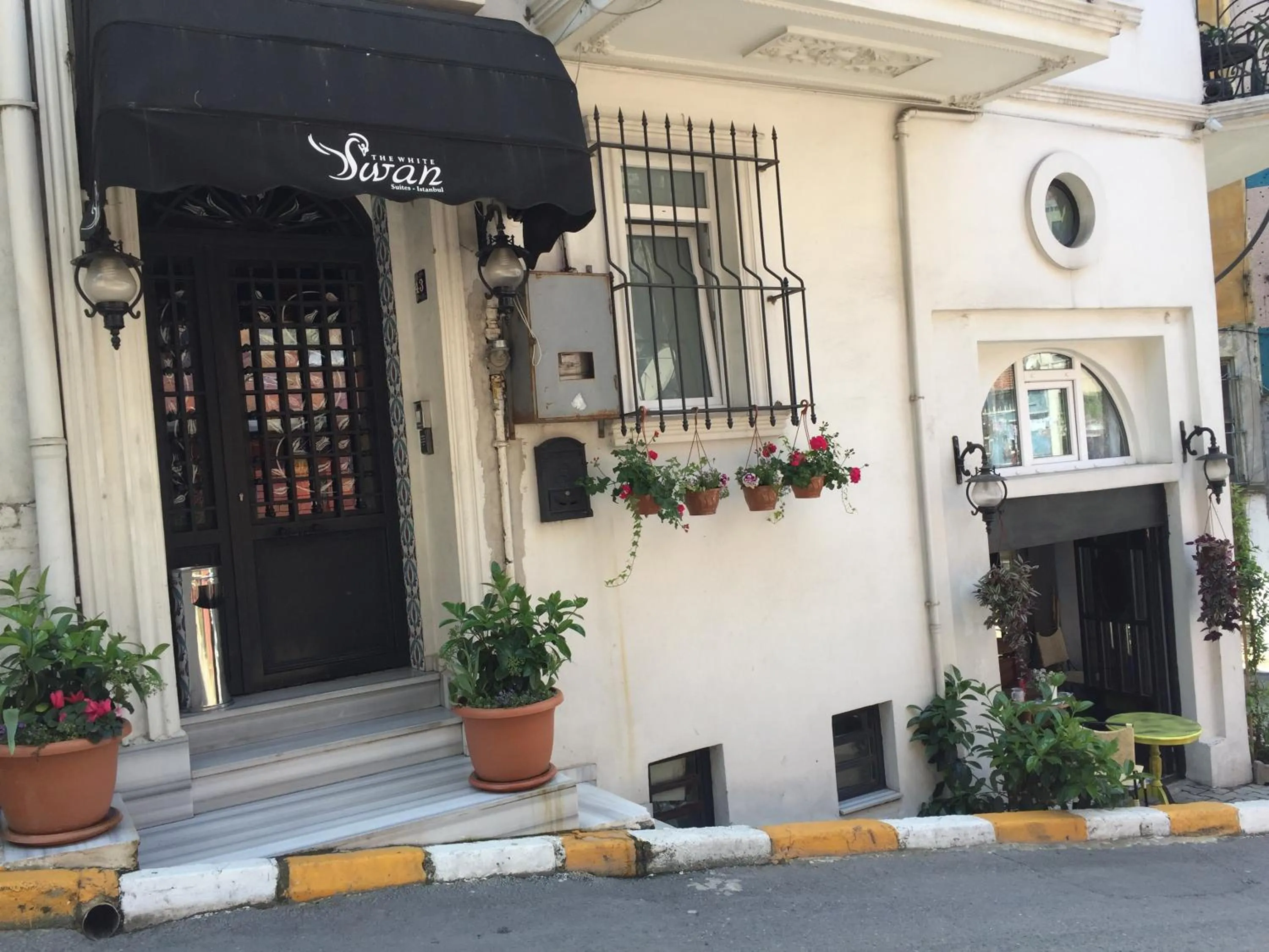 Facade/entrance in The White Swan Suites Beyoglu