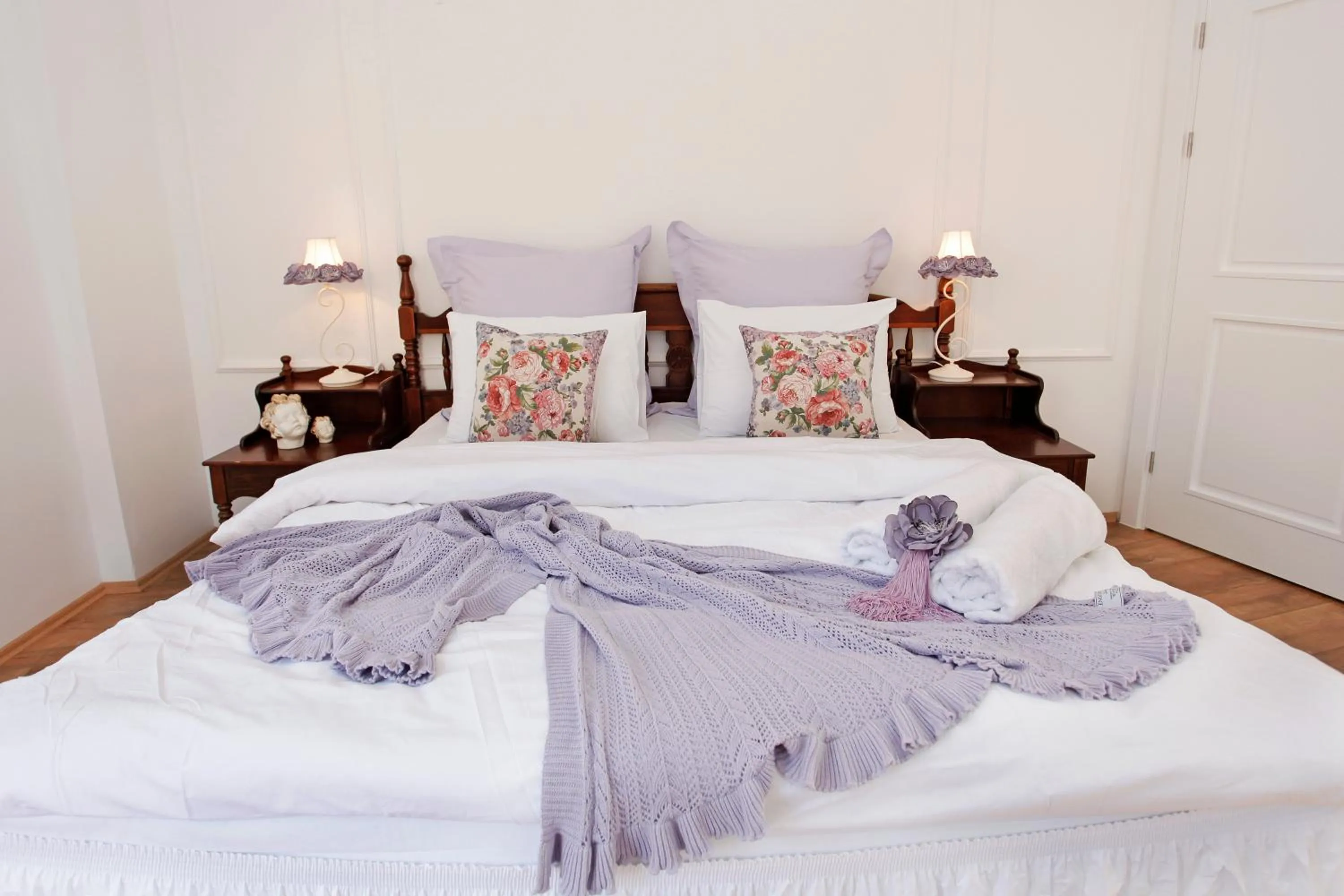 Bedroom, Bed in The White Swan Suites Beyoglu