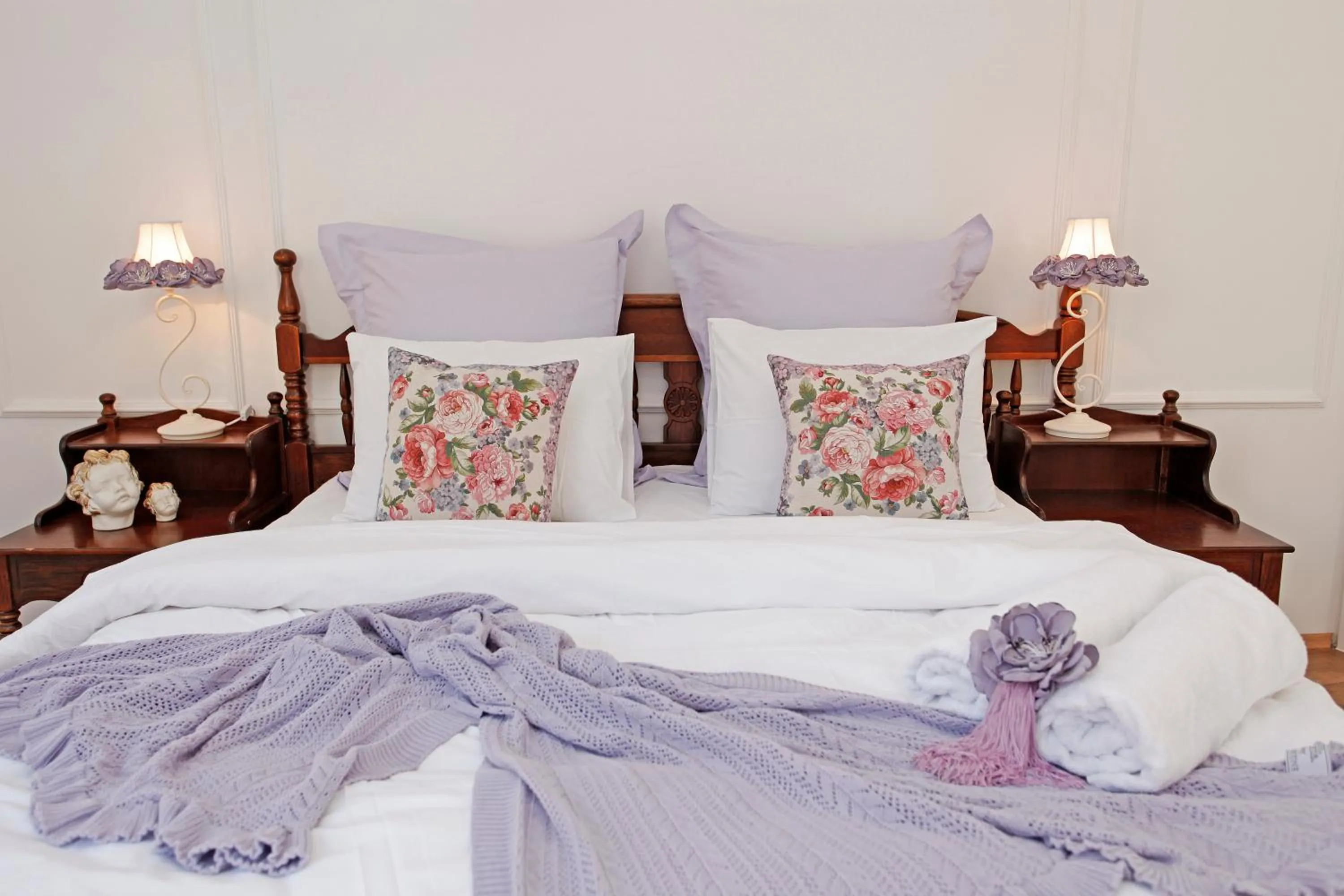 Decorative detail, Bed in The White Swan Suites Beyoglu