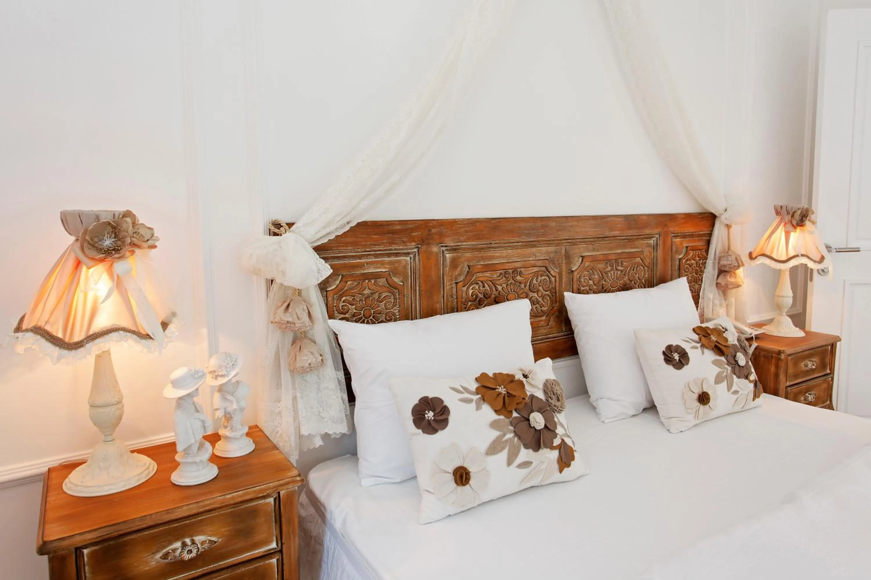 Bed in The White Swan Suites Beyoglu