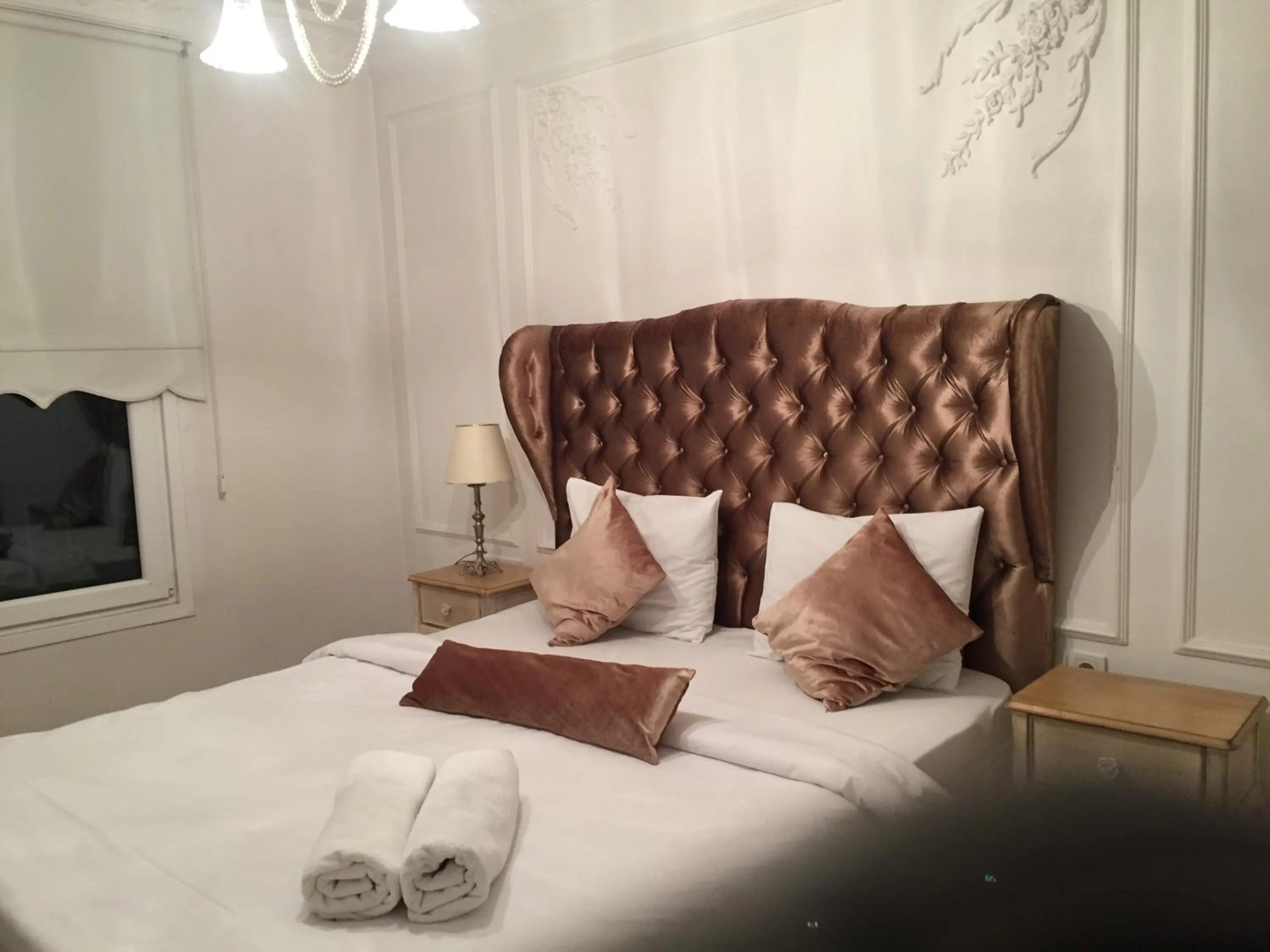 Bedroom, Bed in The White Swan Suites Beyoglu