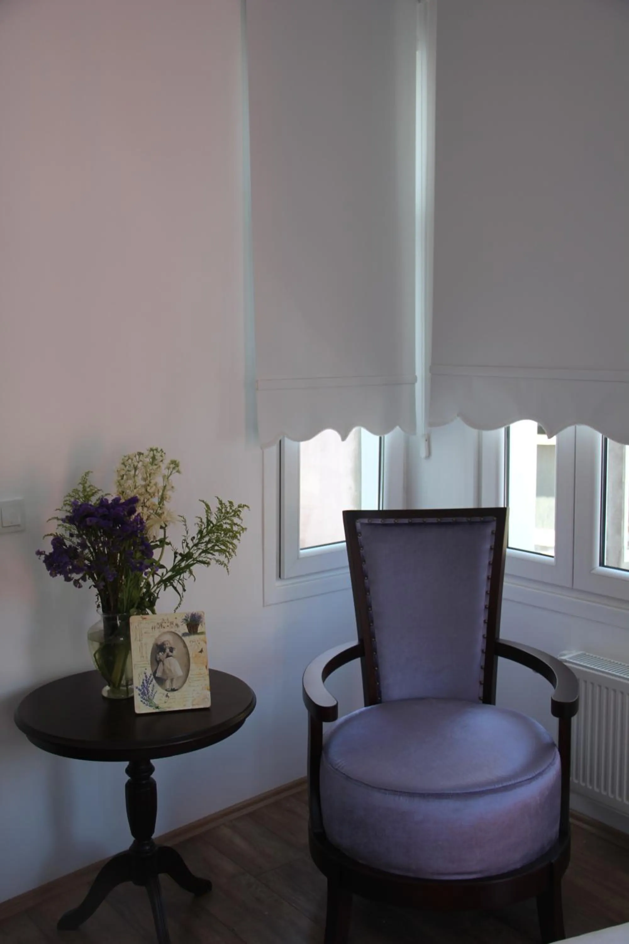 Seating area in The White Swan Suites Beyoglu