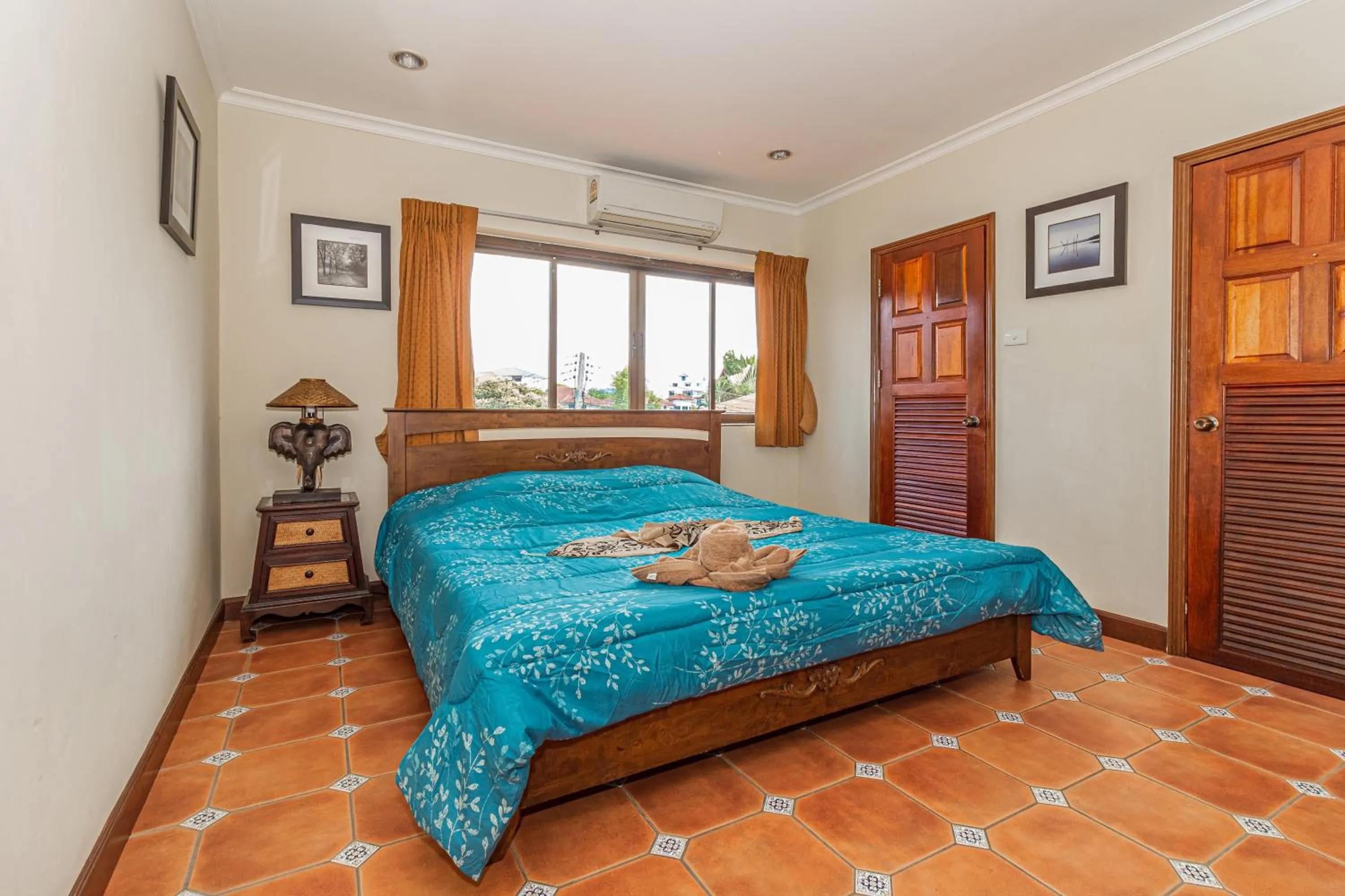 Bed in VIEWBOR VILLA - PATTAYA HOLIDAY HOUSE WALKING STREET 4 bedrooms