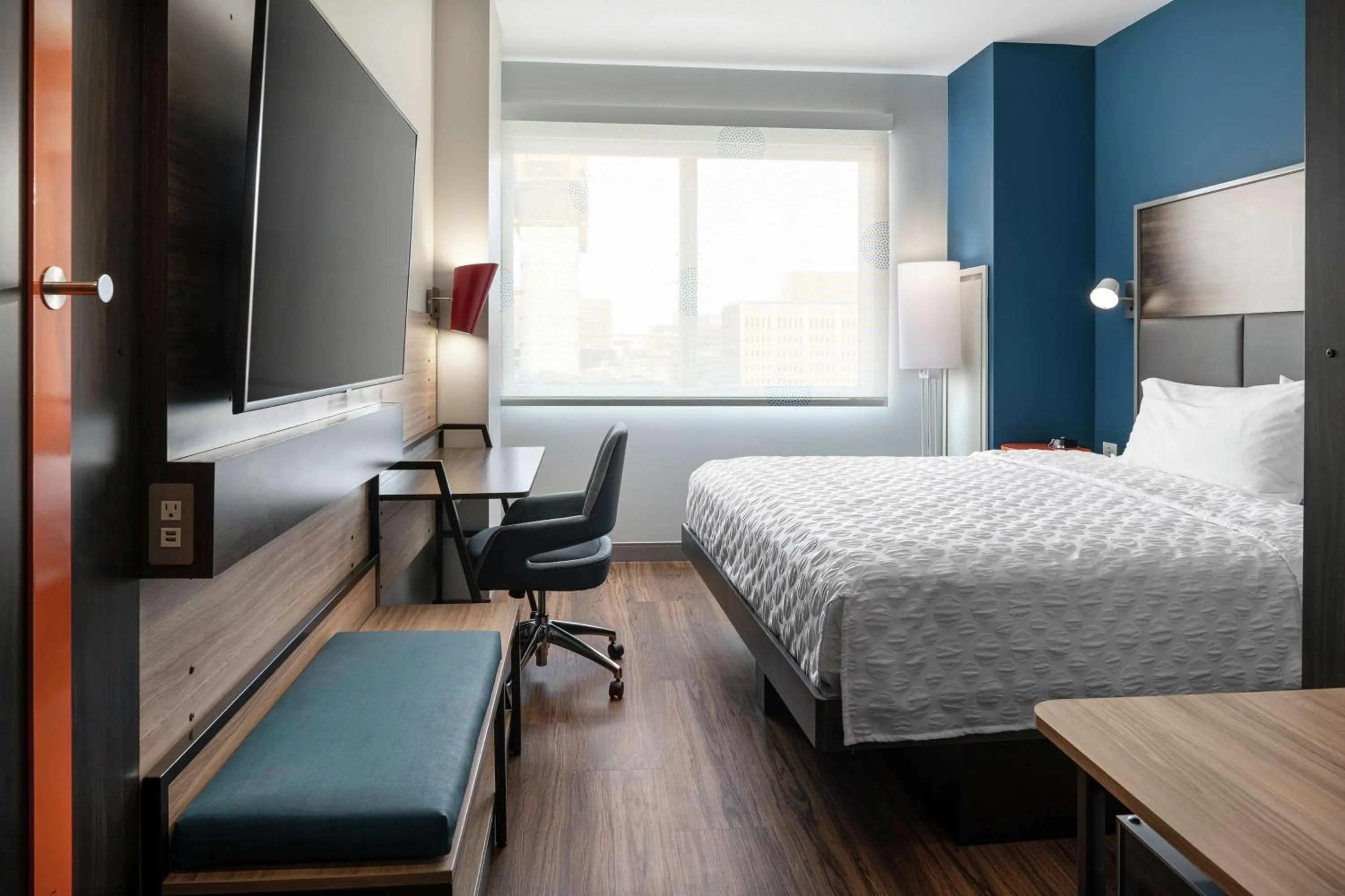 Bedroom, Bed in Tru By Hilton Denver Downtown Convention Center