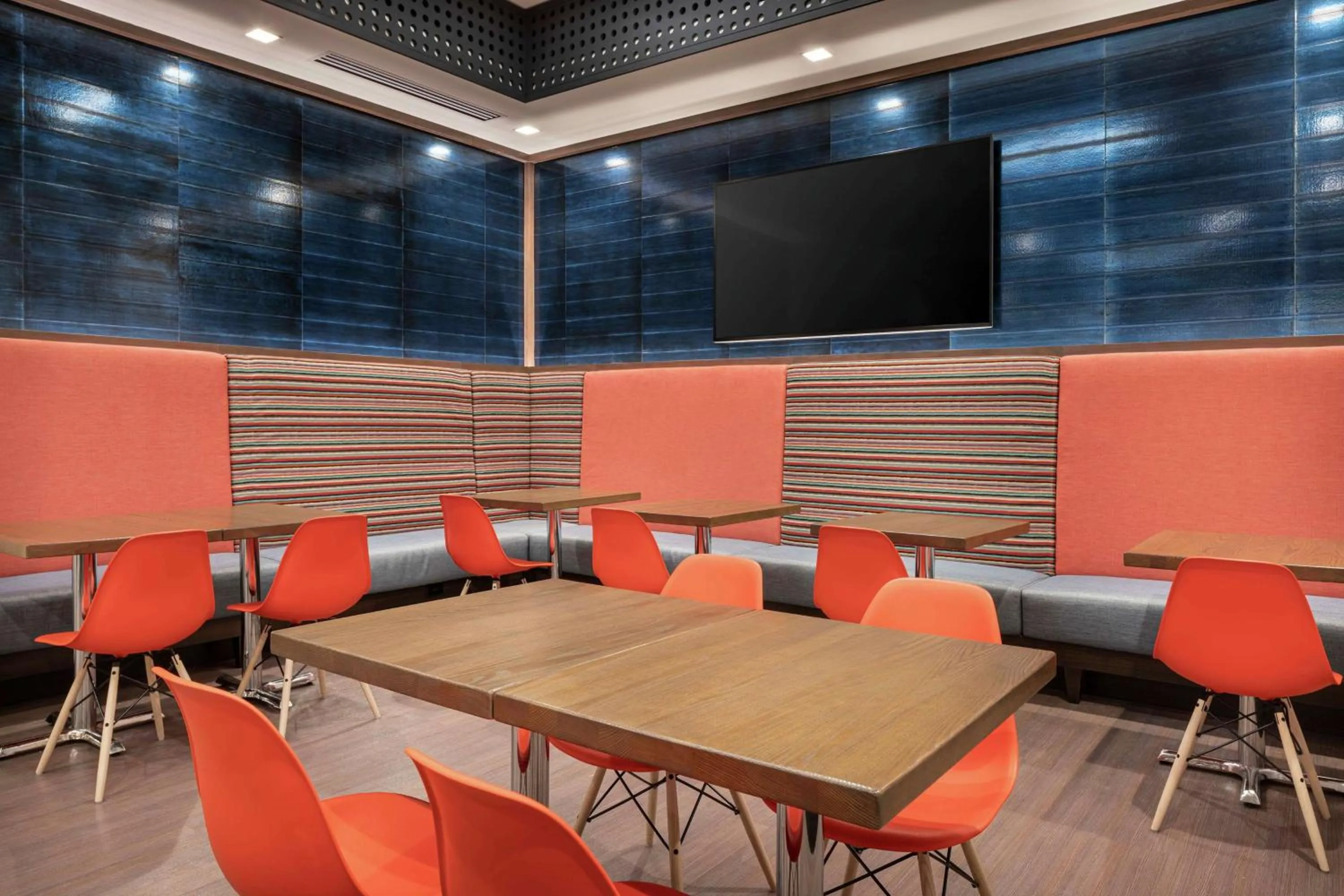 Breakfast in Tru By Hilton Denver Downtown Convention Center