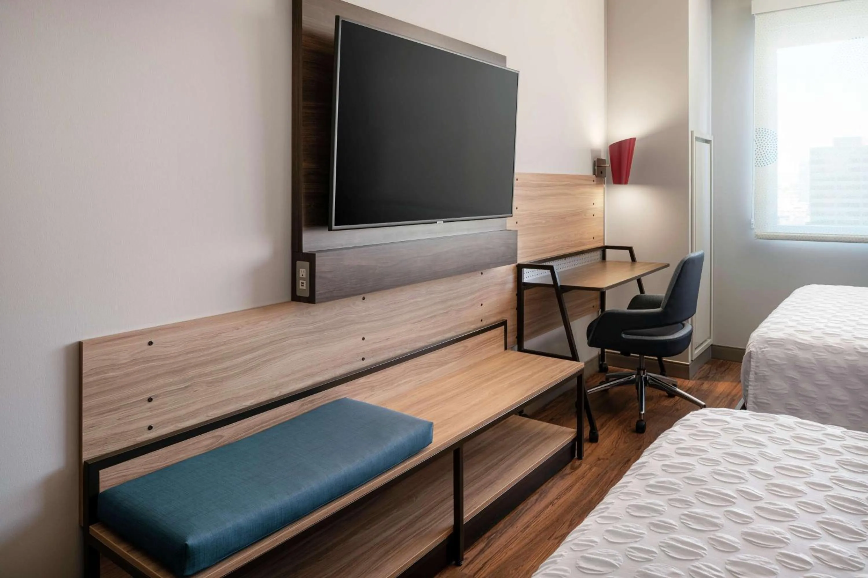 Bedroom, Bed in Tru By Hilton Denver Downtown Convention Center