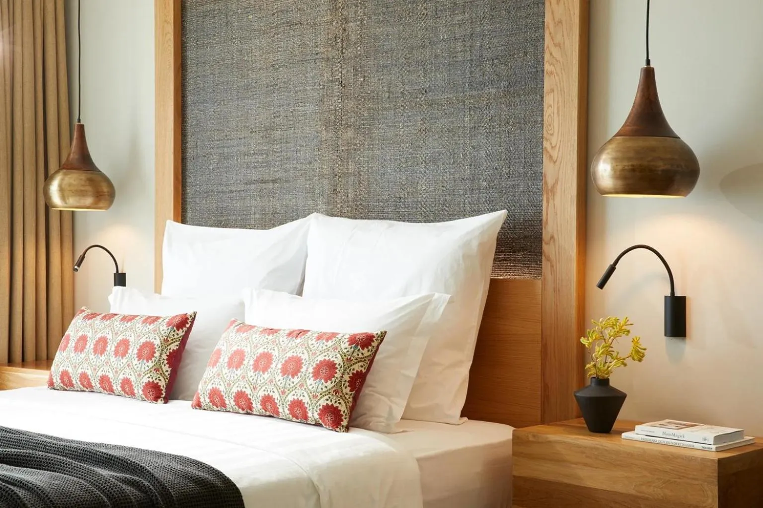 Bed in Elix, Mar-Bella Collection