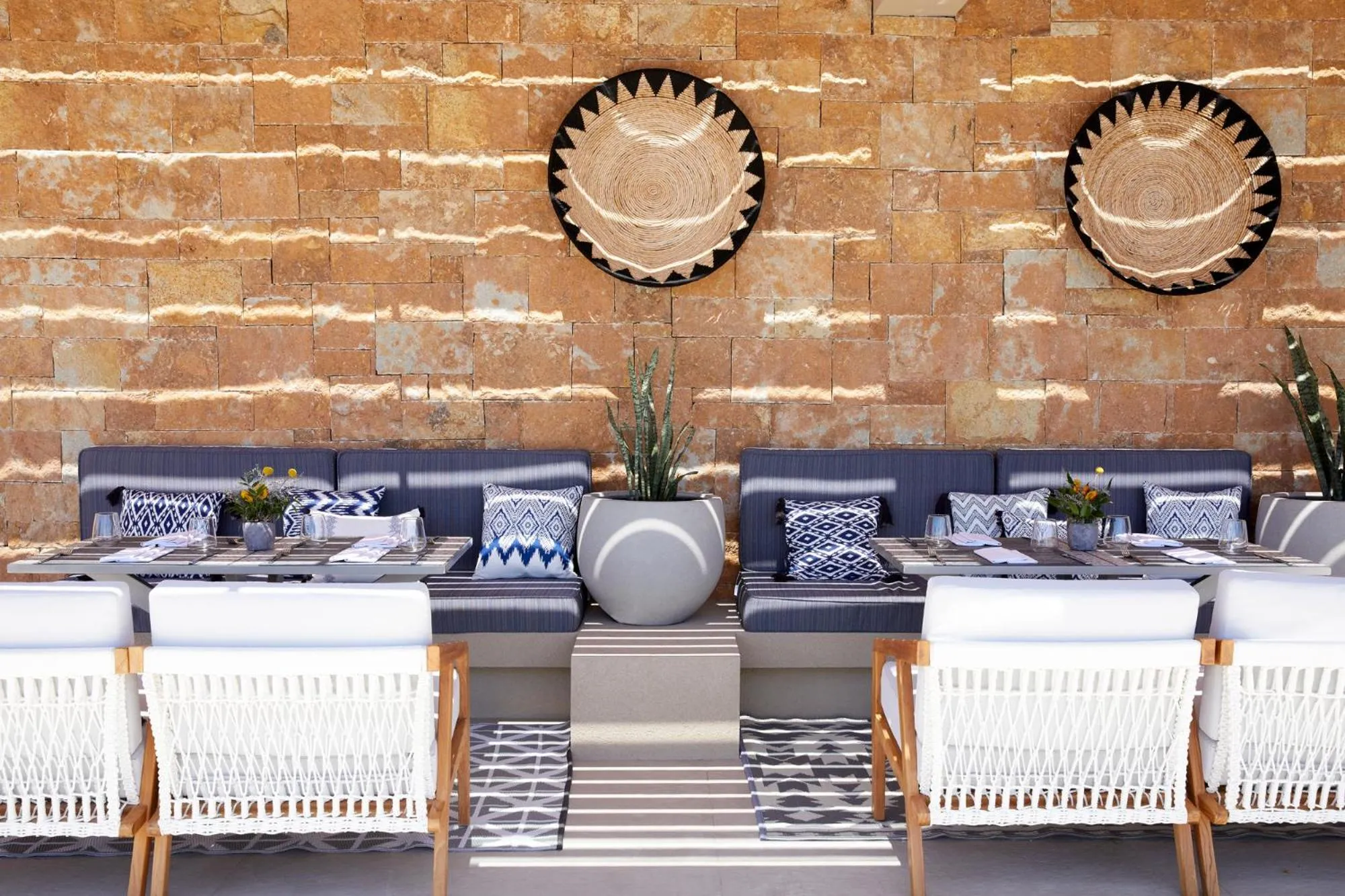 Restaurant/places to eat in Elix, Mar-Bella Collection