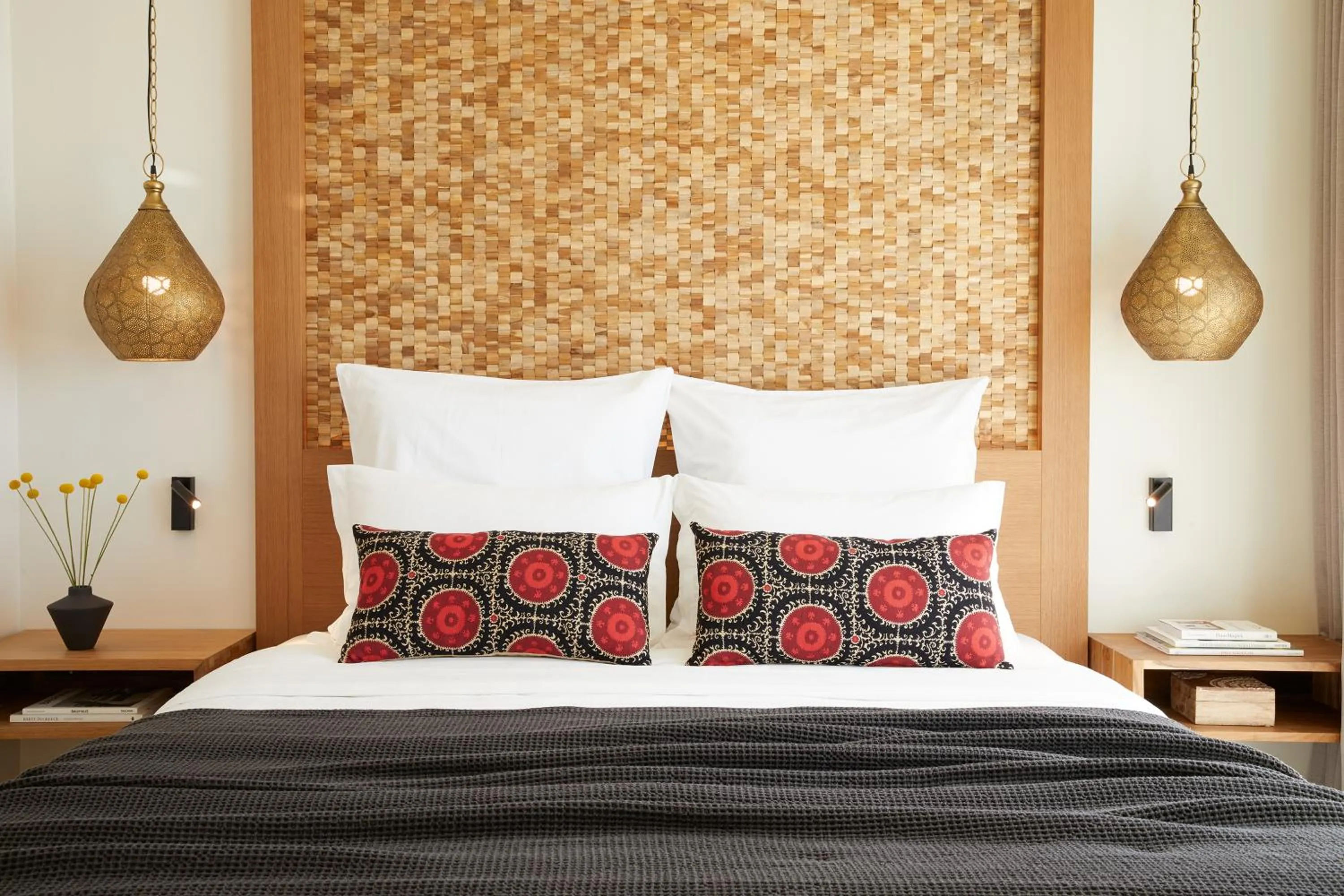 Bed in Elix, Mar-Bella Collection