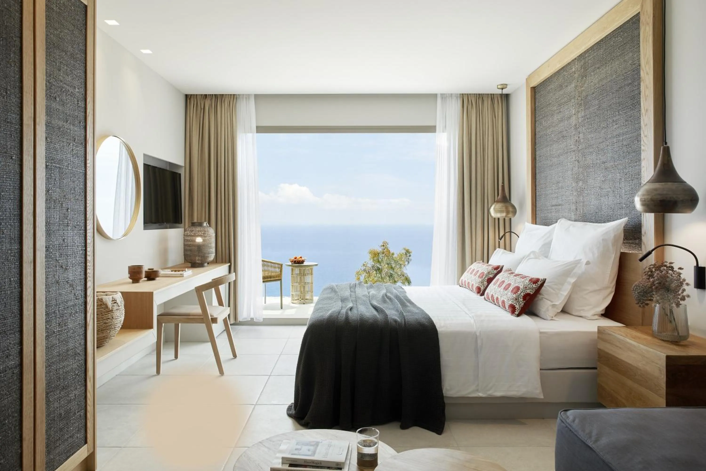 Bed in Elix, Mar-Bella Collection