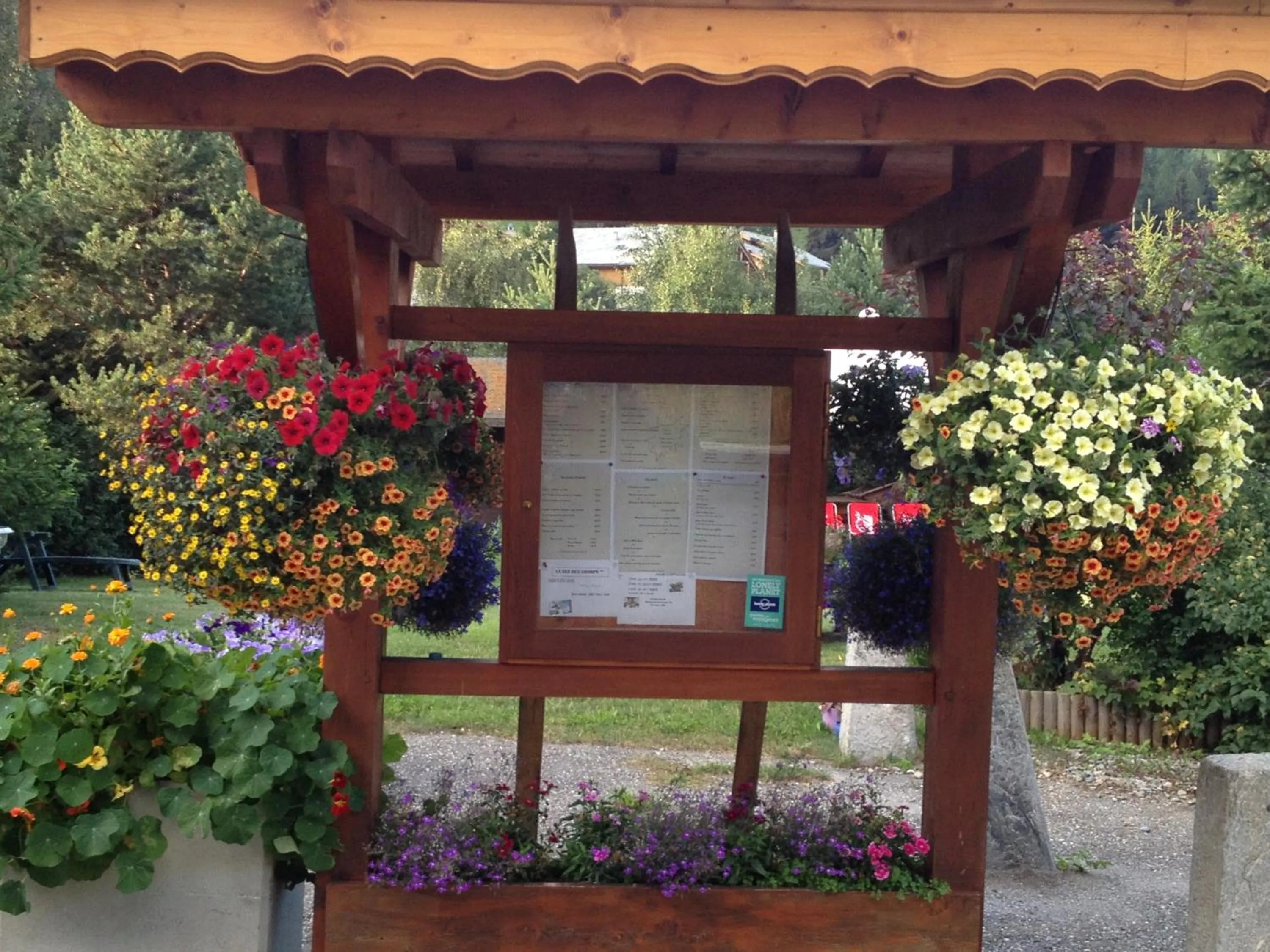 Decorative detail in La Clé des Champs