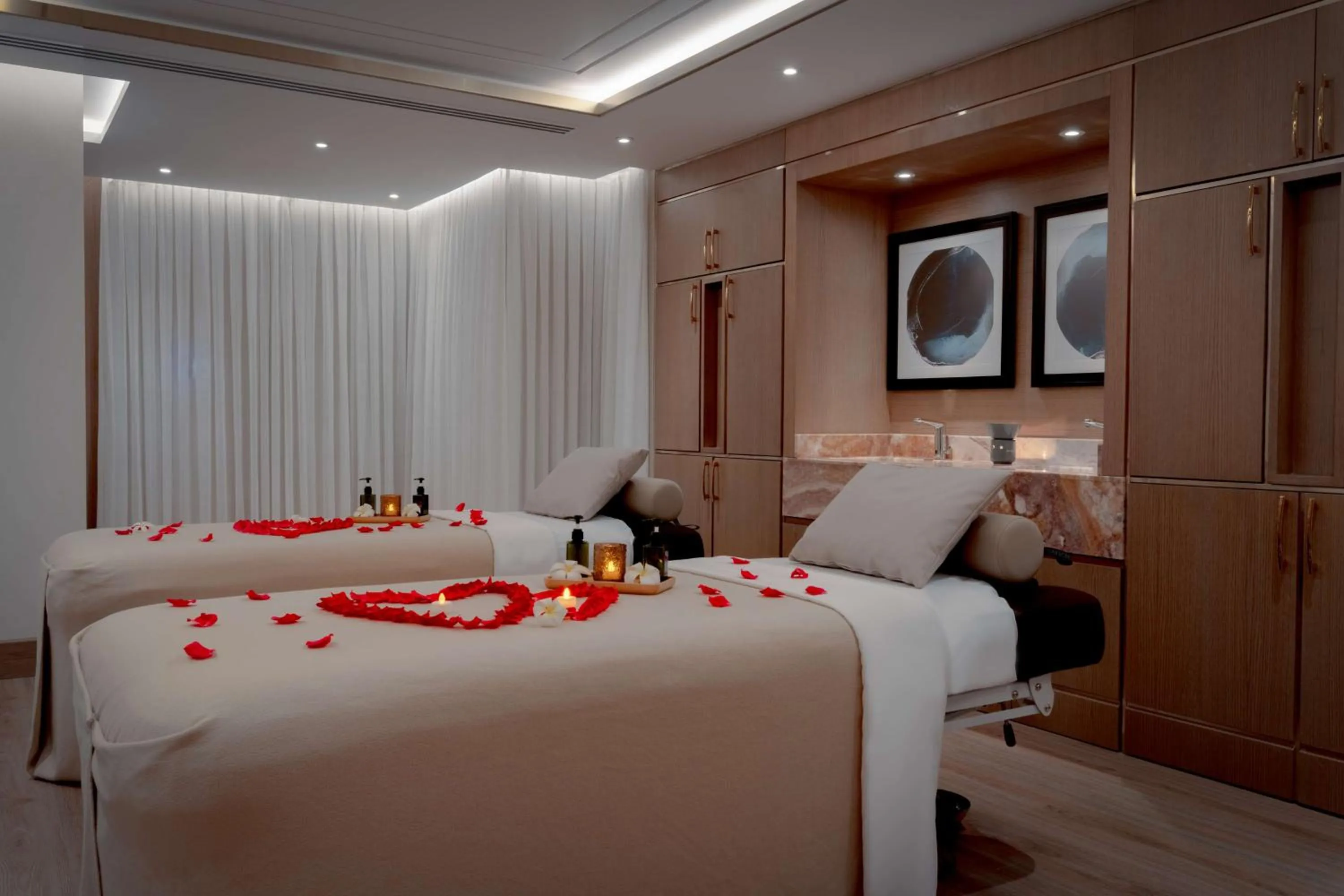 Spa and wellness centre/facilities, Bed in Hilton Doha The Pearl