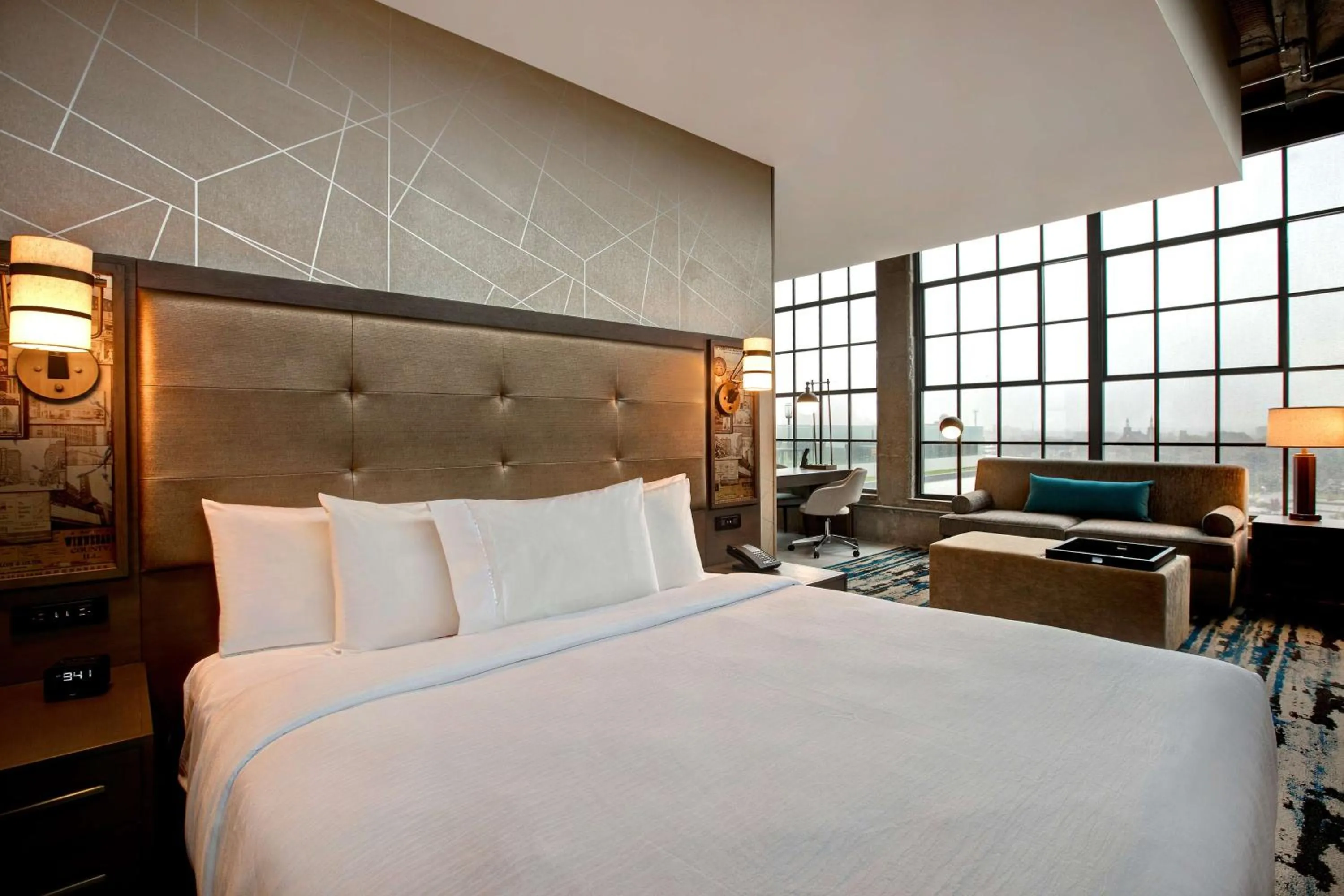 Bed in Embassy Suites By Hilton Rockford Riverfront