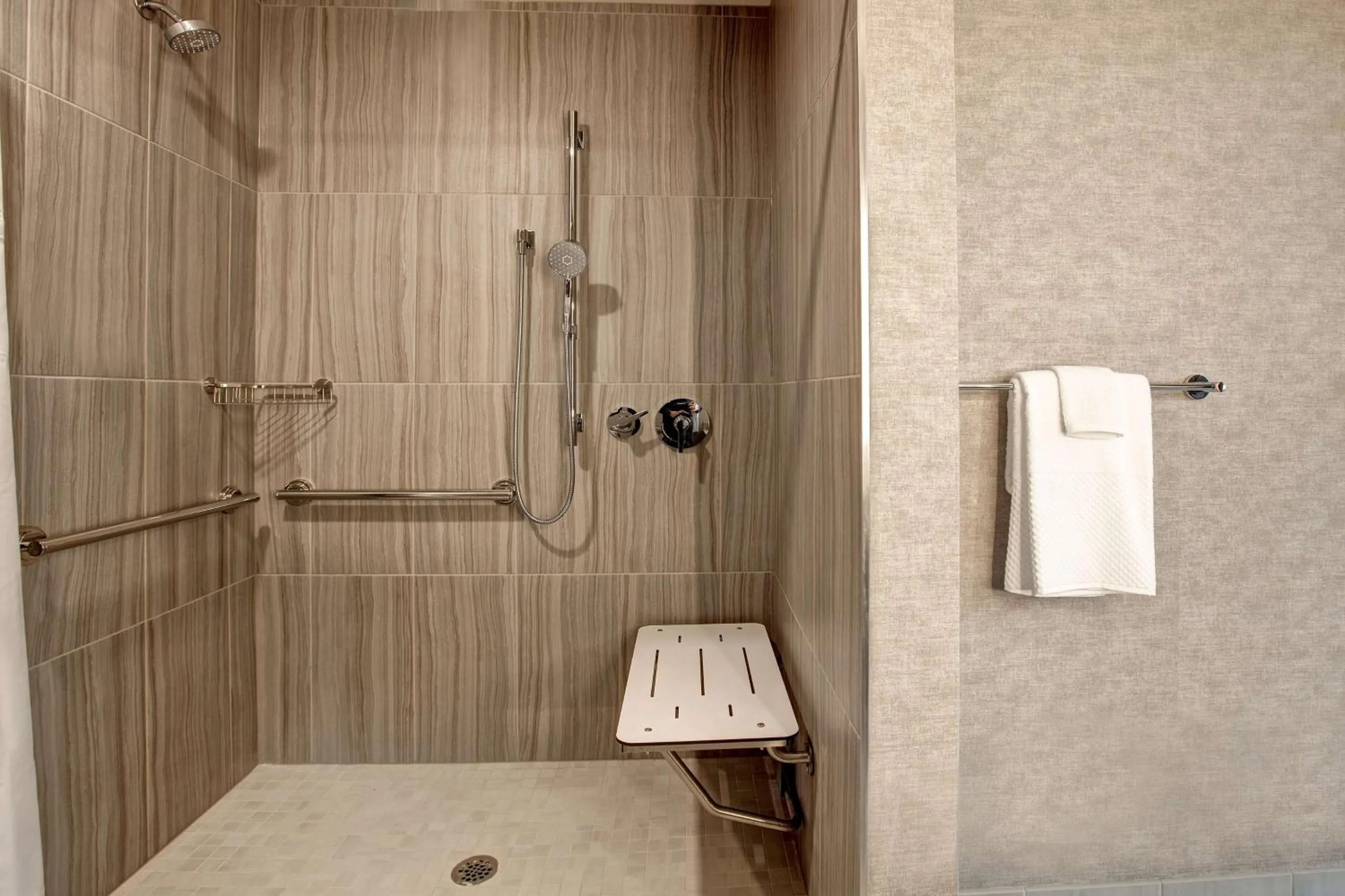 Bathroom in Embassy Suites By Hilton Rockford Riverfront