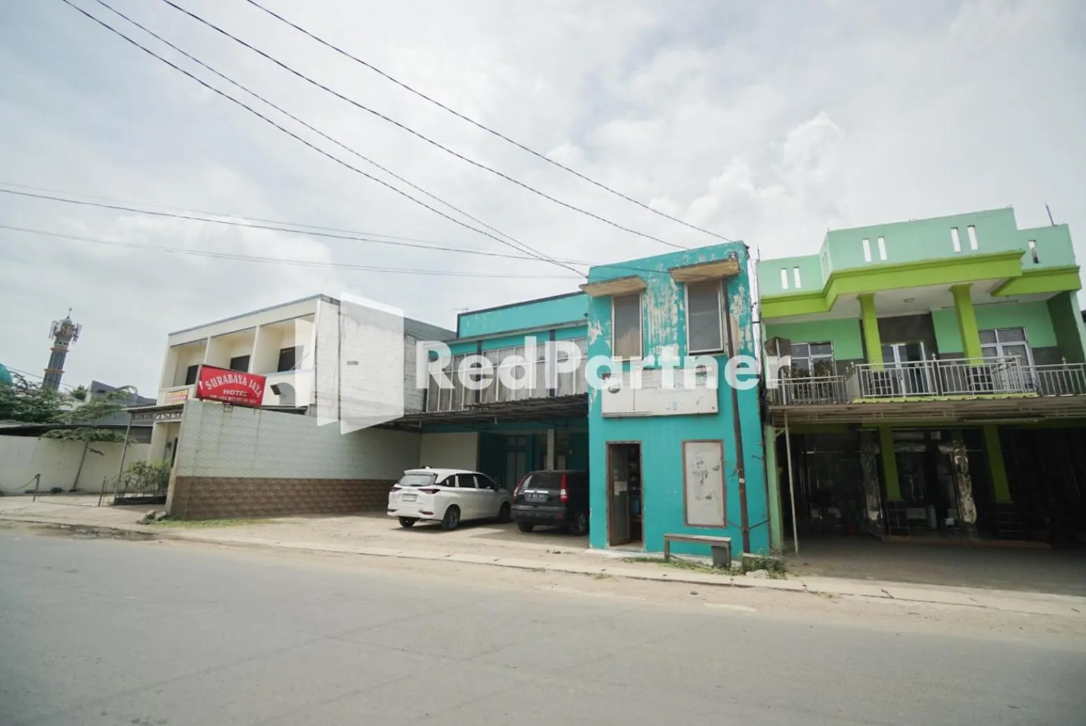 Property building in Surabaya Jaya Hotel near Soekarno Hatta Airport Redpartner