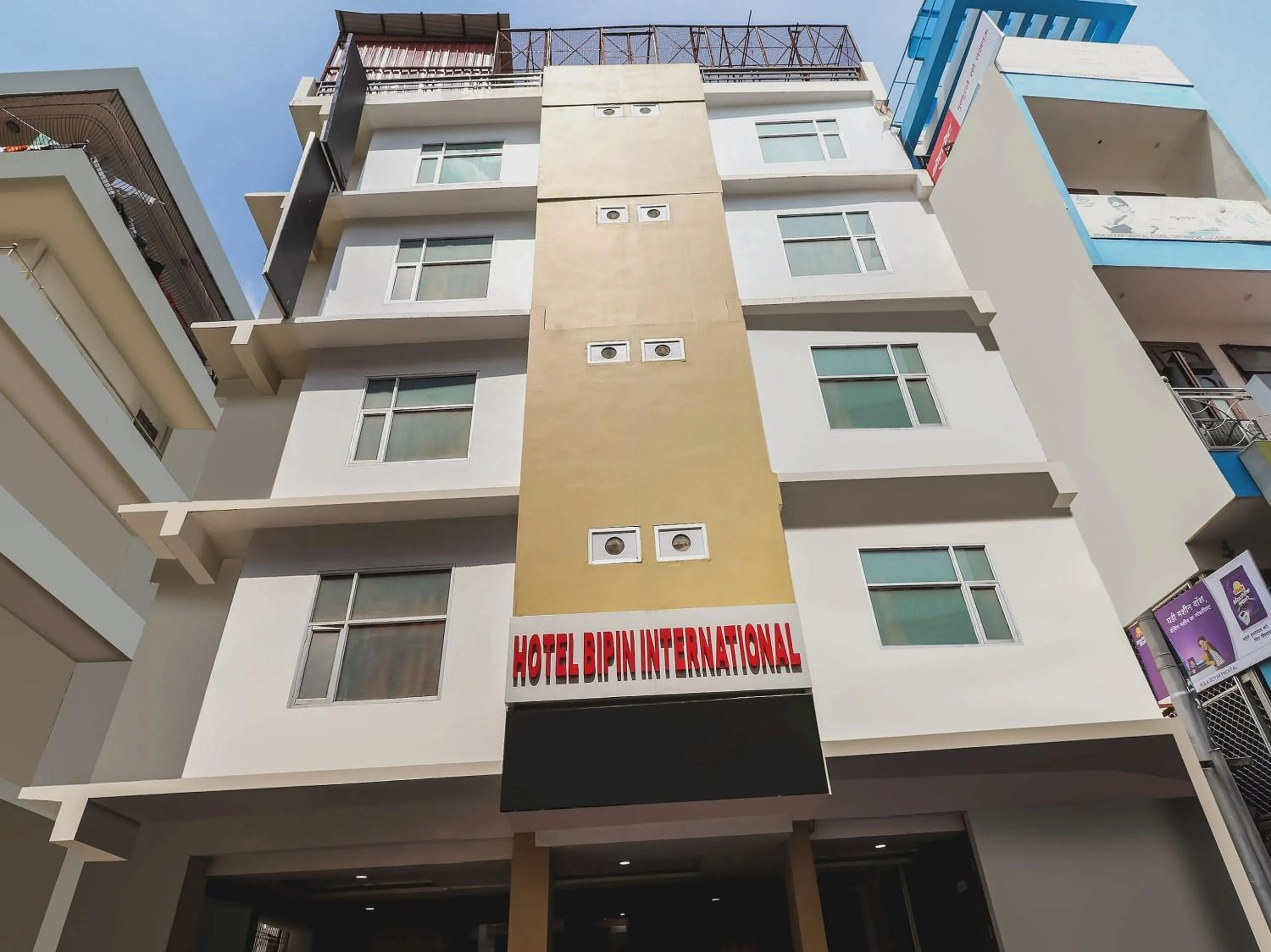 Facade/entrance in Super Capital O Seven Wonders Inn Near Sahara Ganj Mall