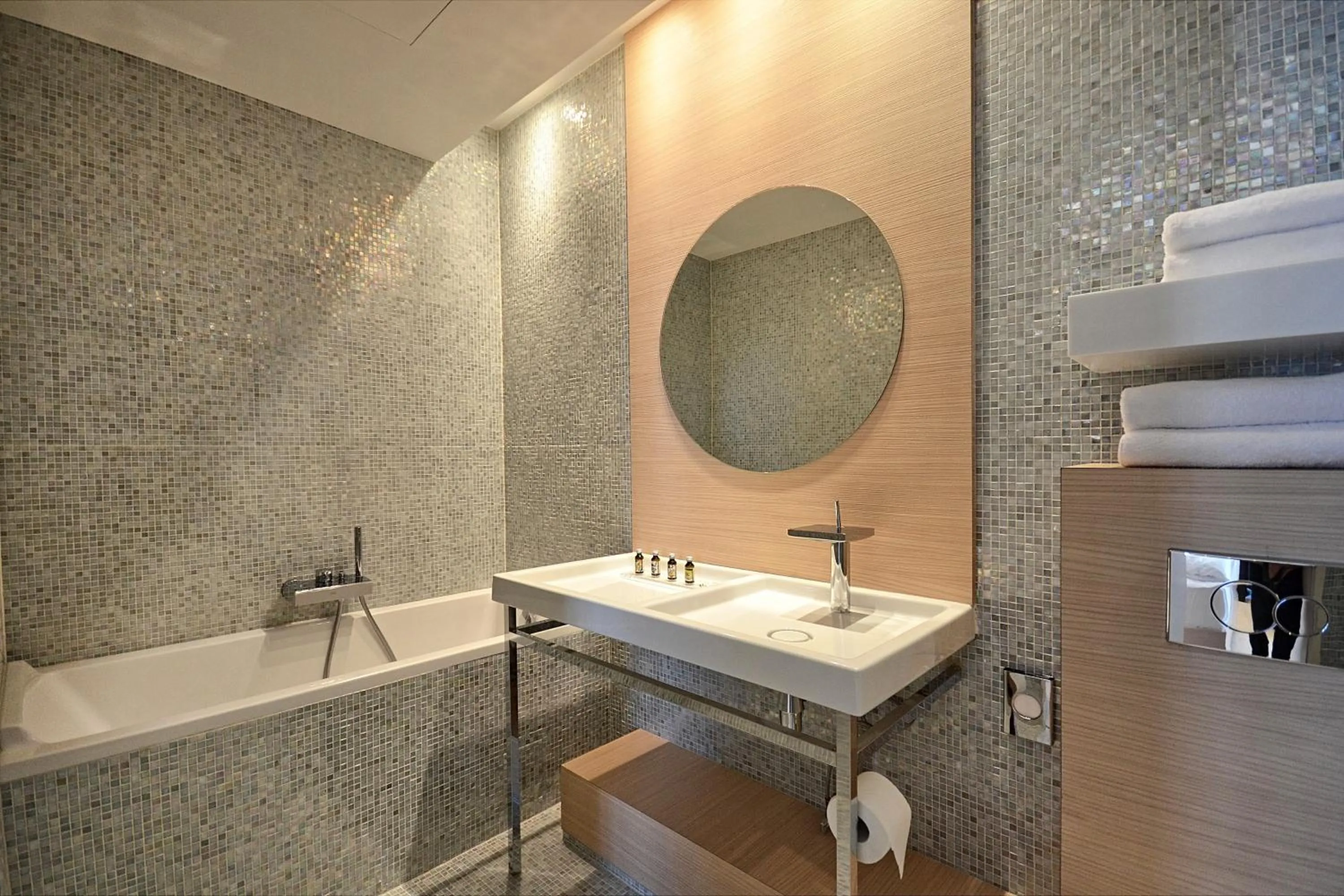 Toilet in Sound Garden Hotel Airport