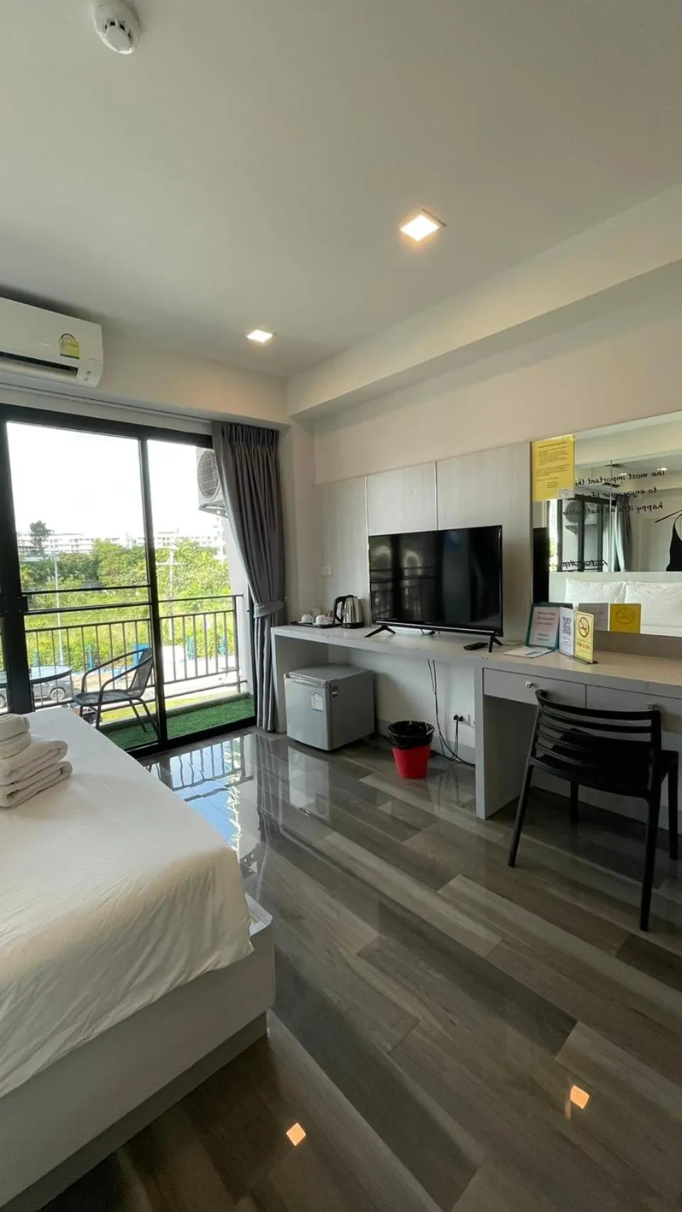 Kitchen or kitchenette, Bed in Frankie's Inn