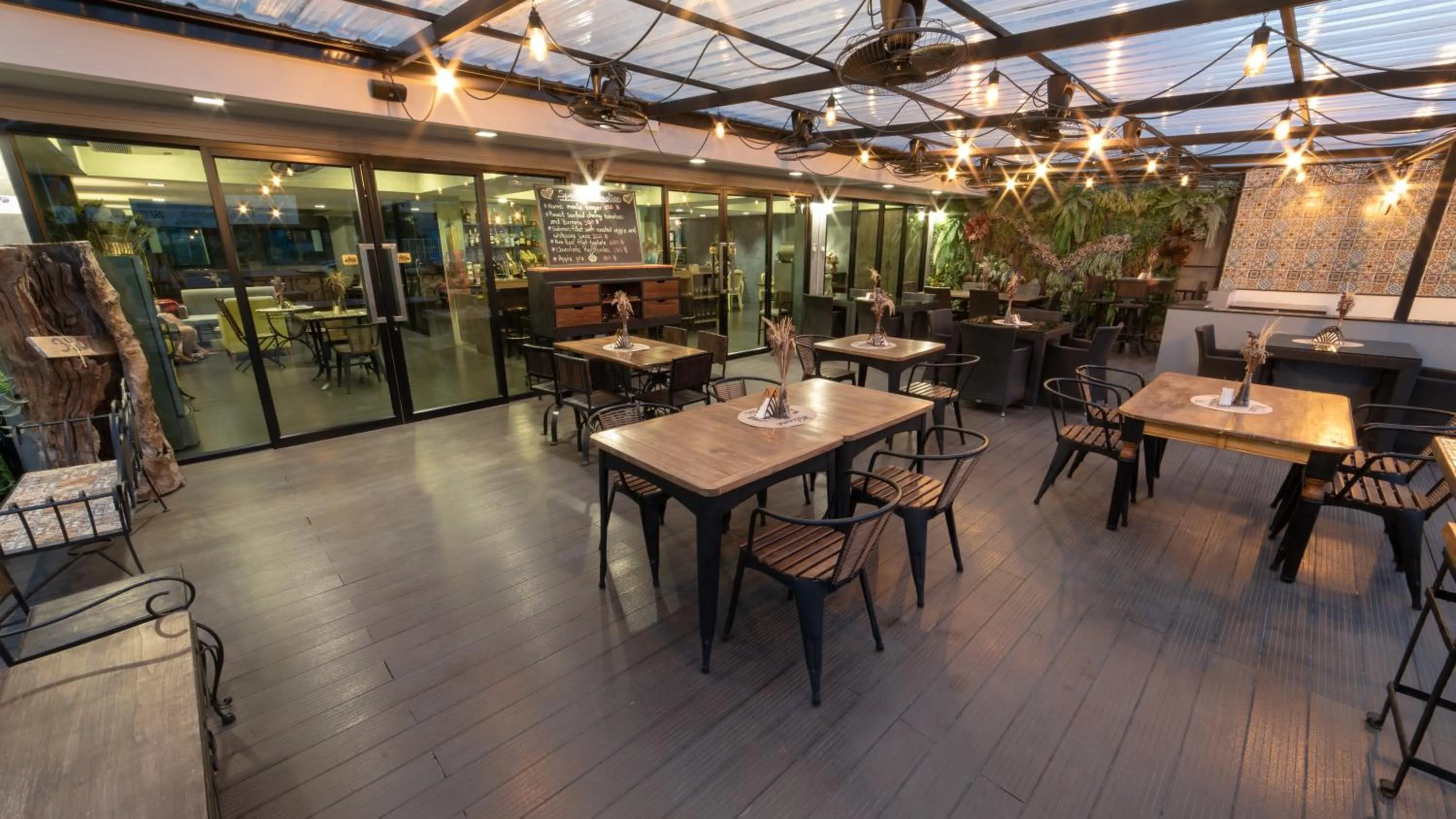 Restaurant/places to eat in Frankie's Inn