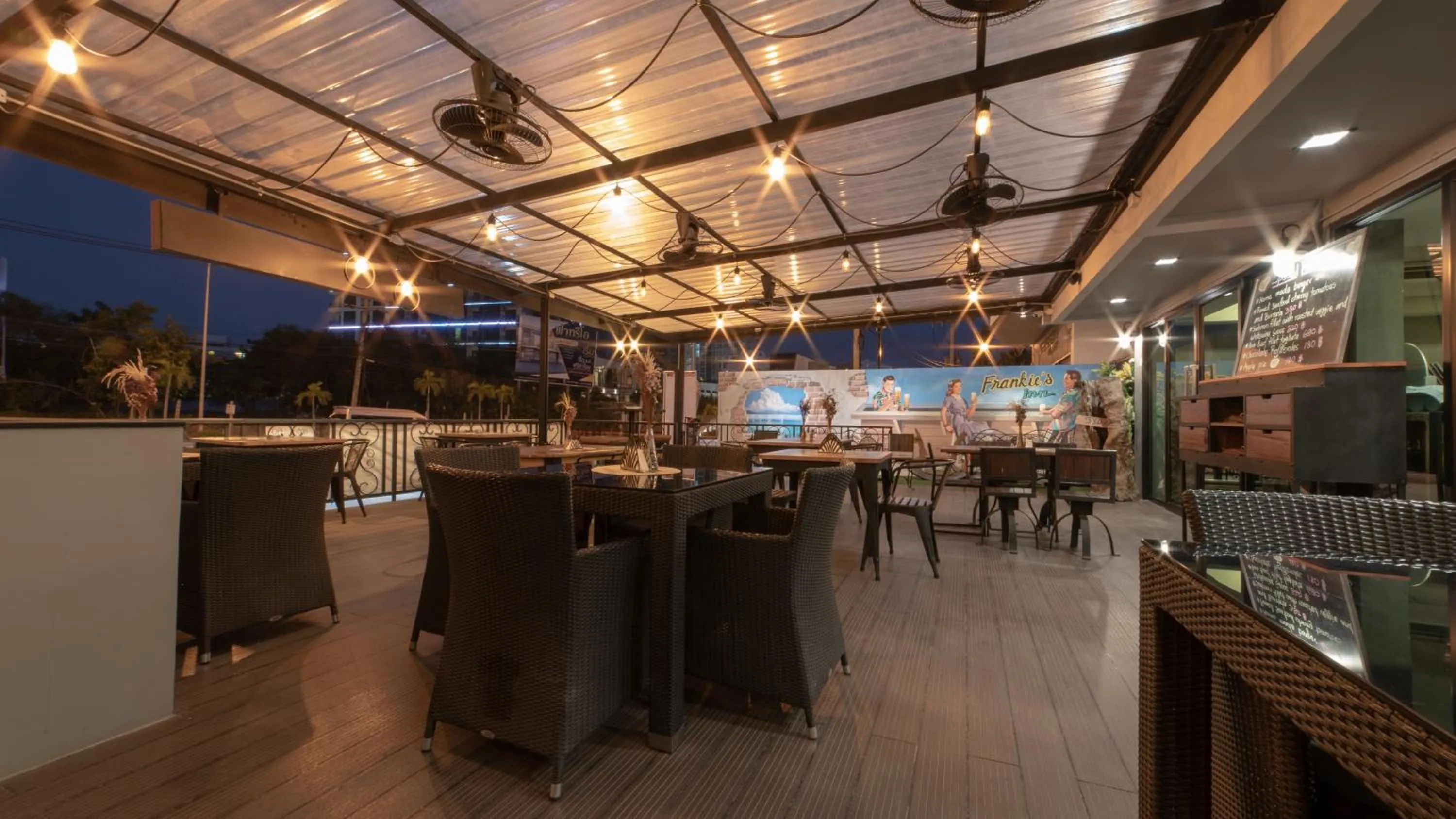 Restaurant/places to eat in Frankie's Inn