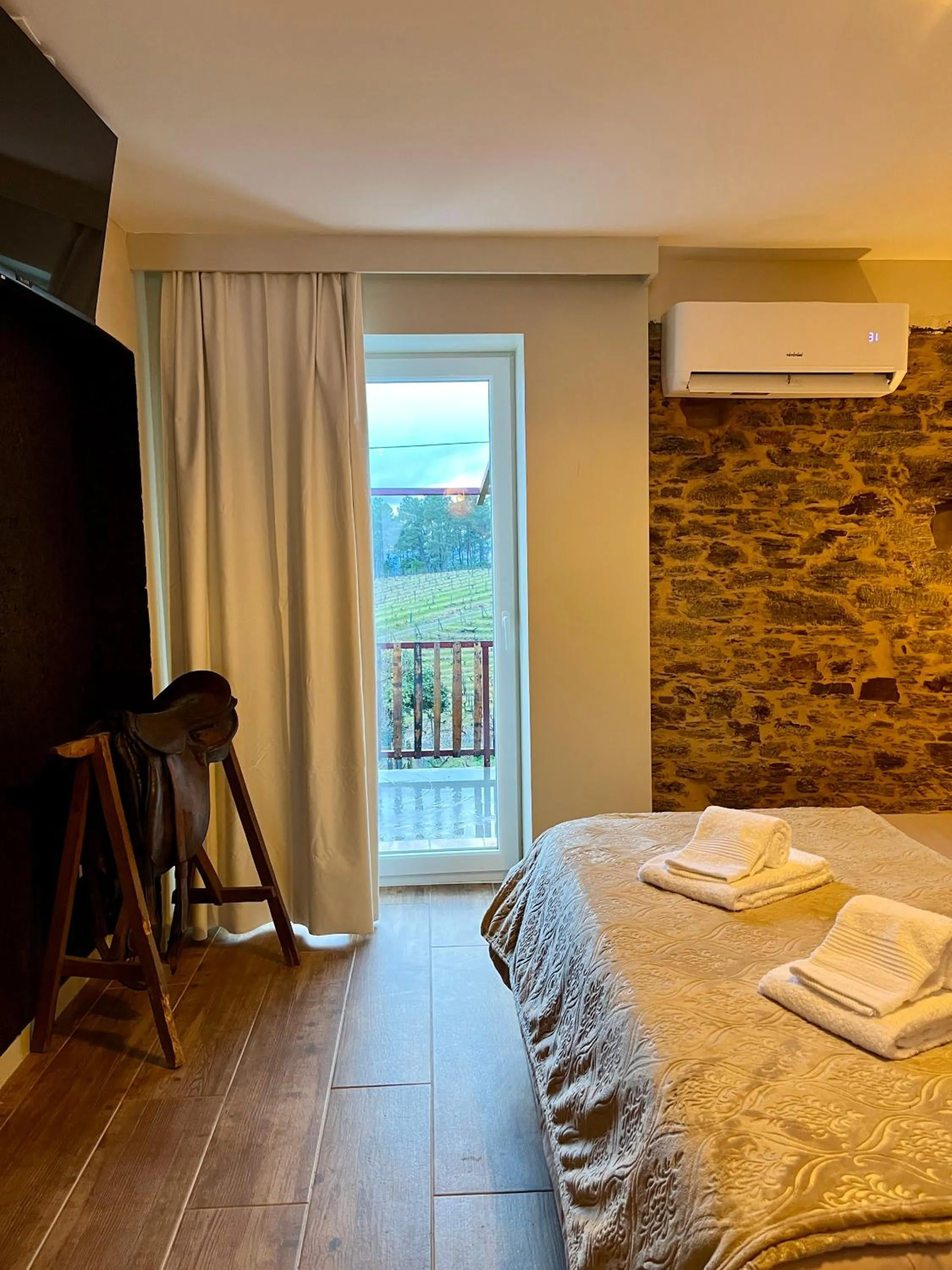 Bed in Quinta Da Estrada Winery Douro Valley