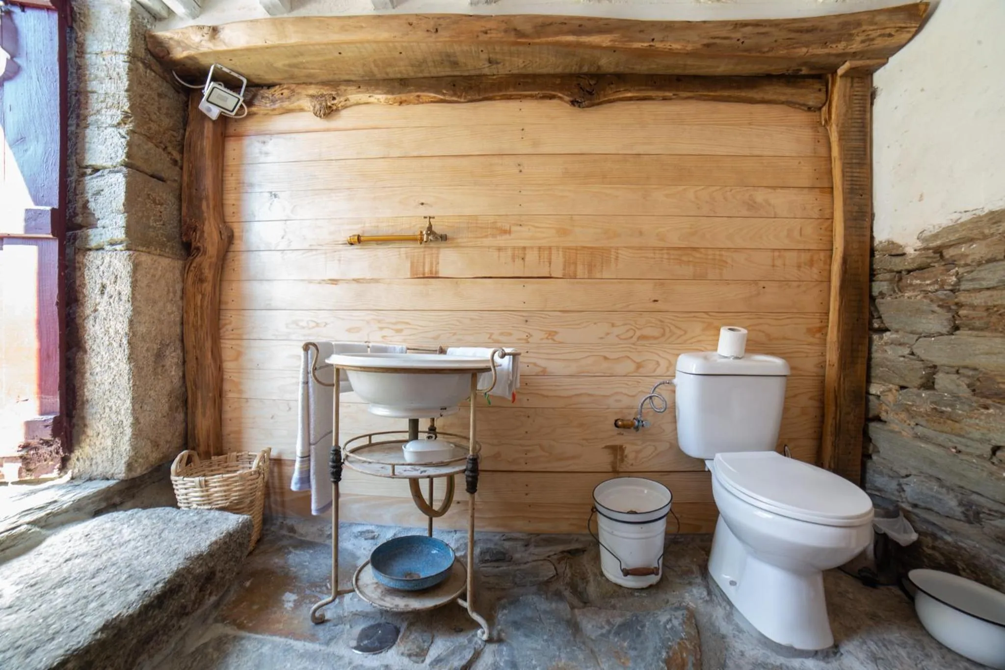 Toilet in Quinta Da Estrada Winery Douro Valley