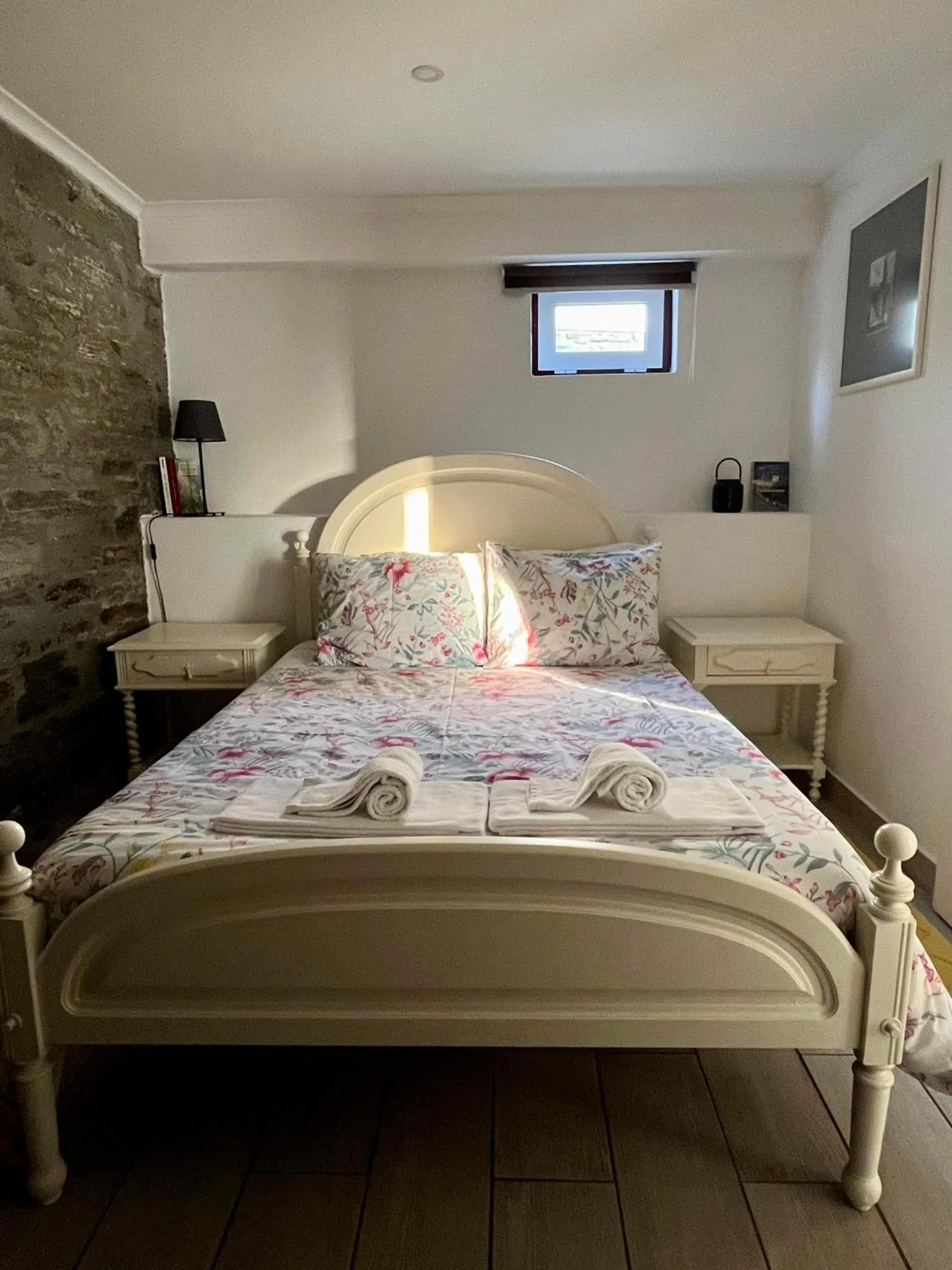 Bed in Quinta Da Estrada Winery Douro Valley