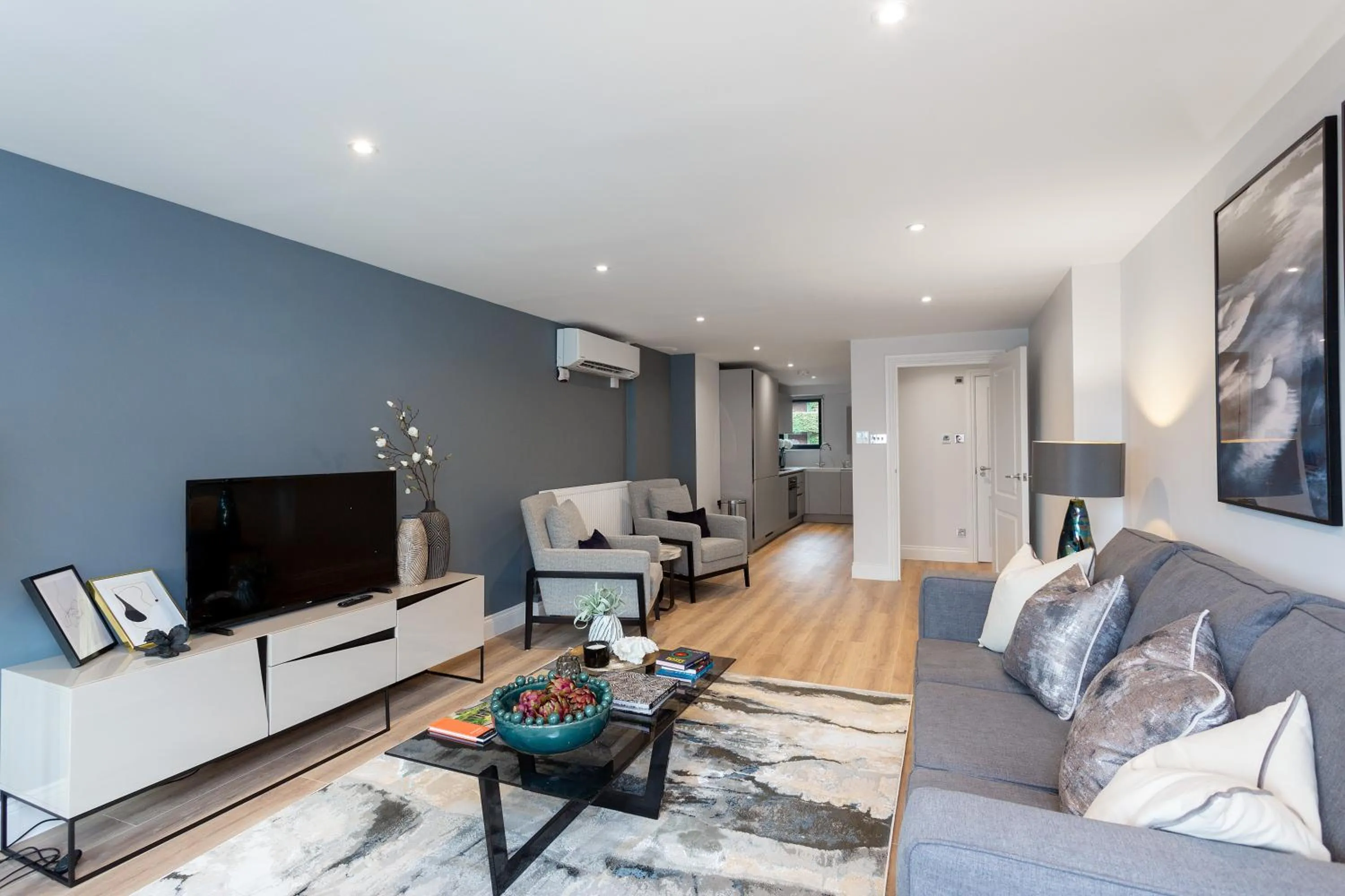 TV and multimedia in The Carlyle by Nestor