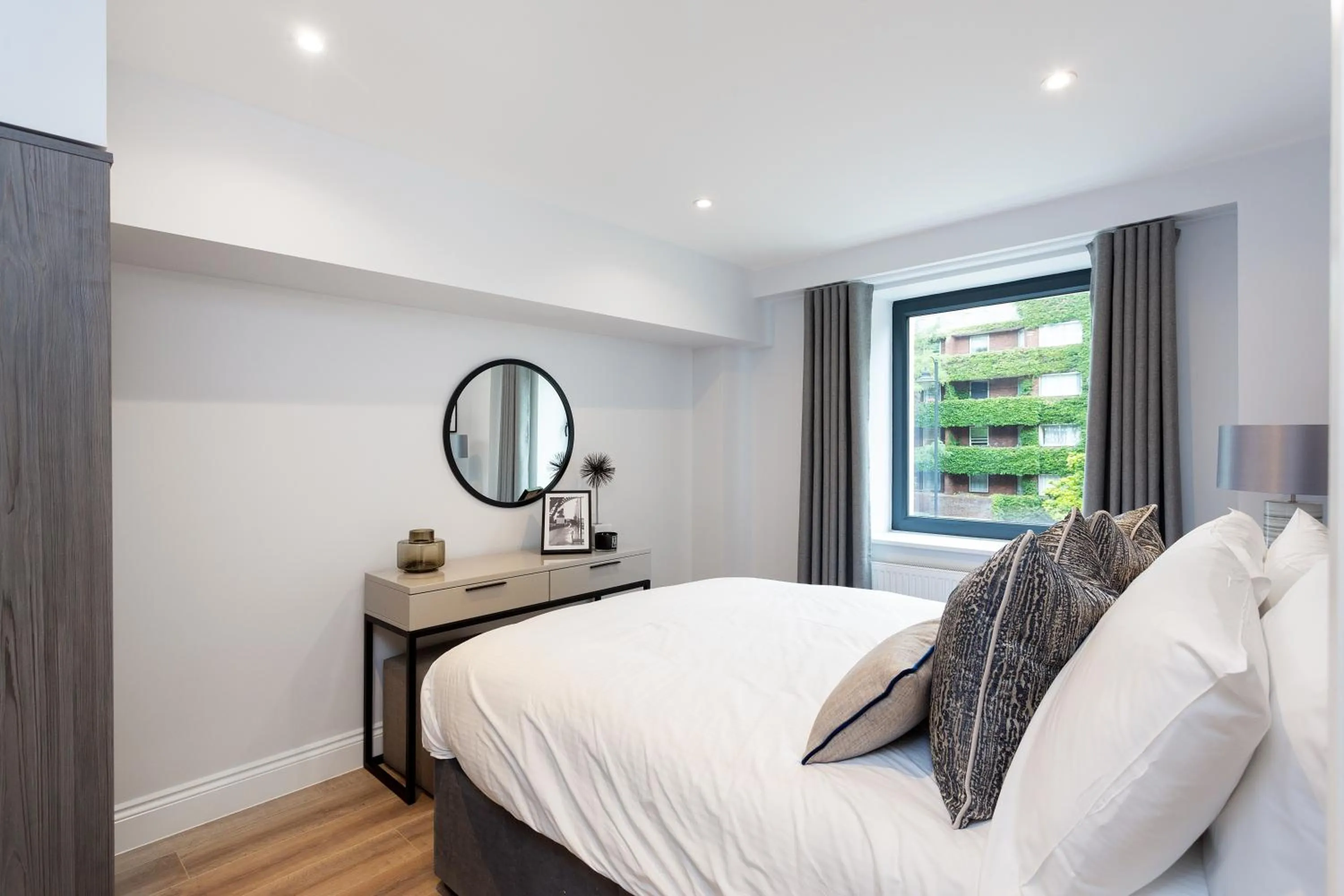 Bed in The Carlyle by Nestor