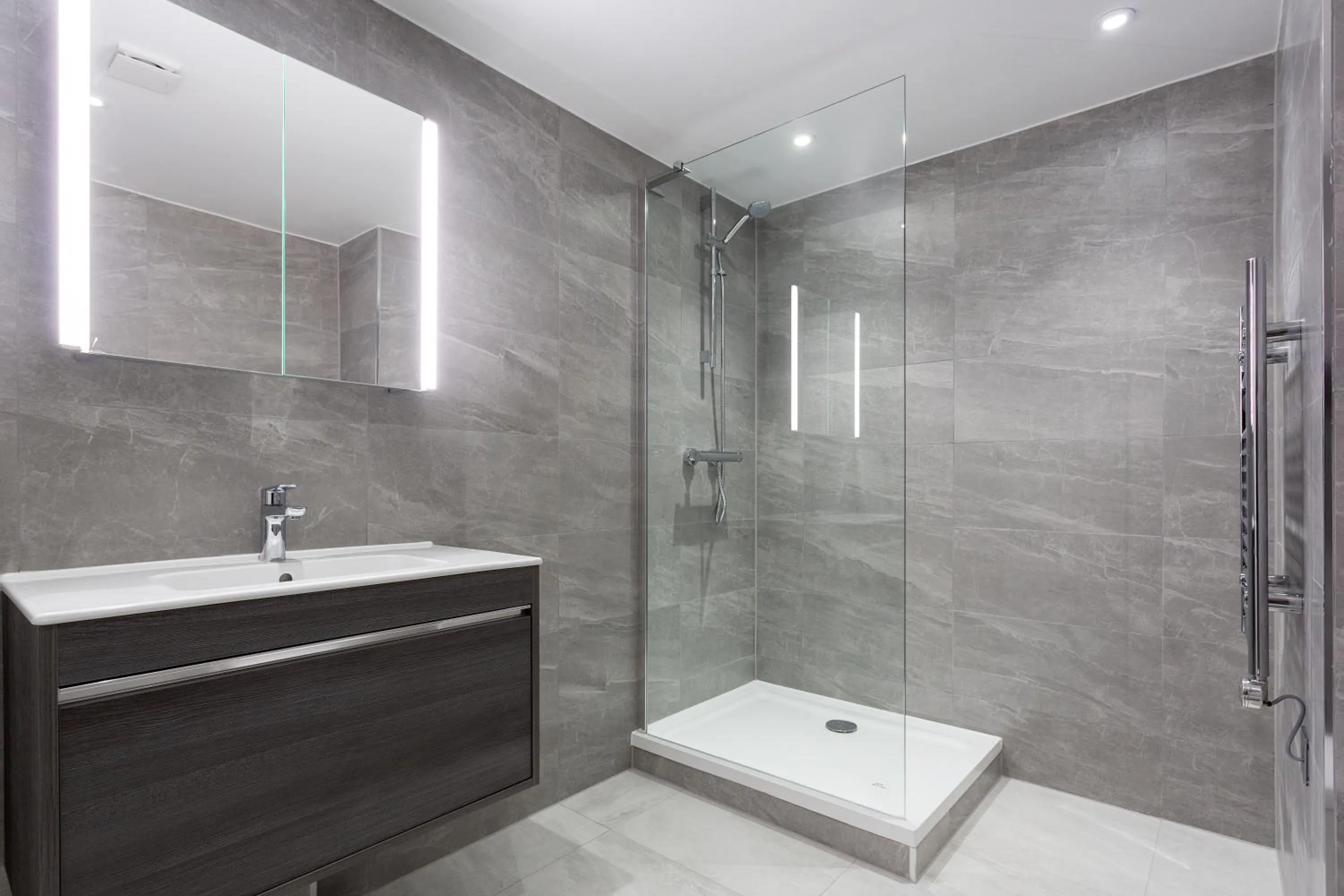 Shower in The Carlyle by Nestor