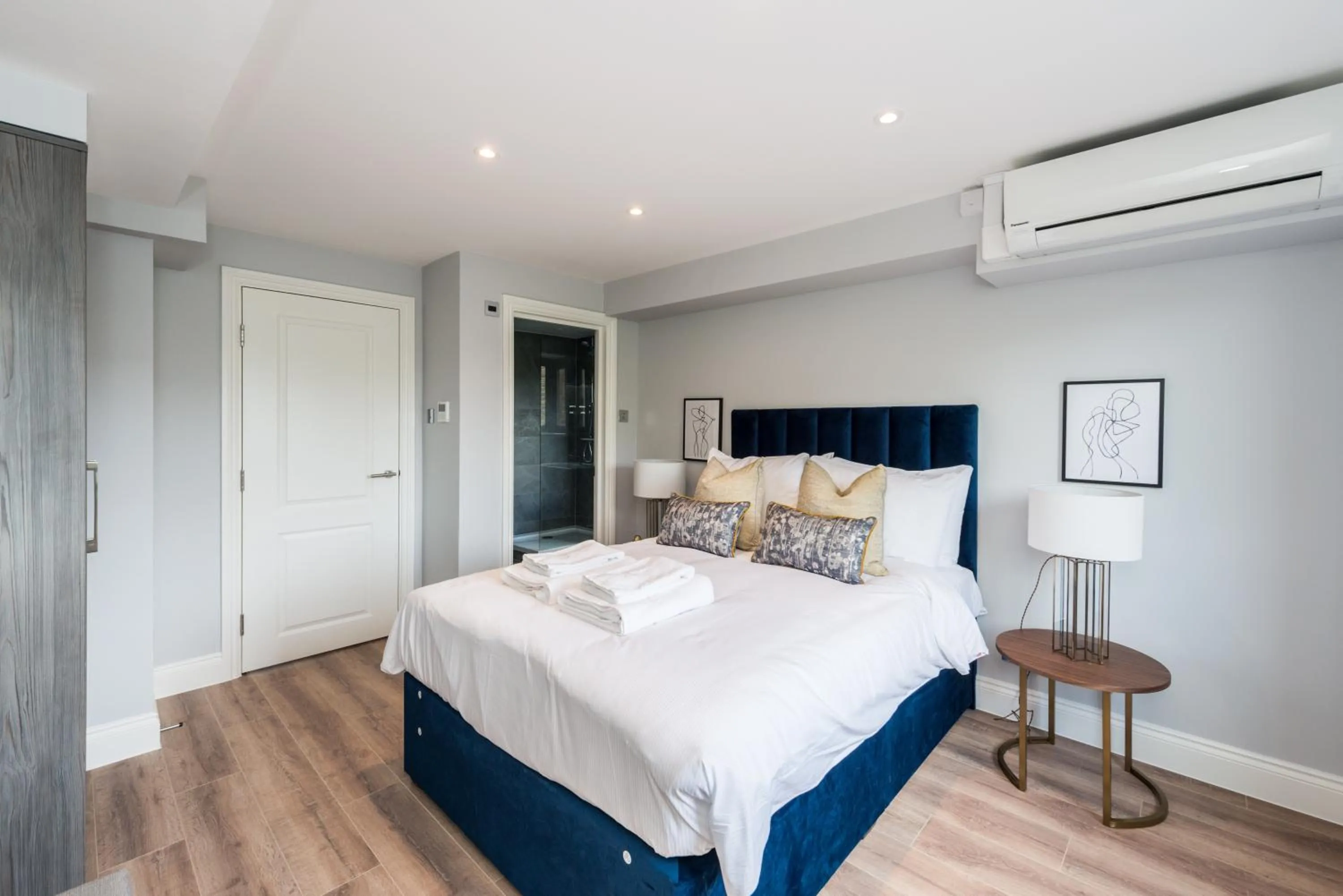 Bed in The Carlyle by Nestor