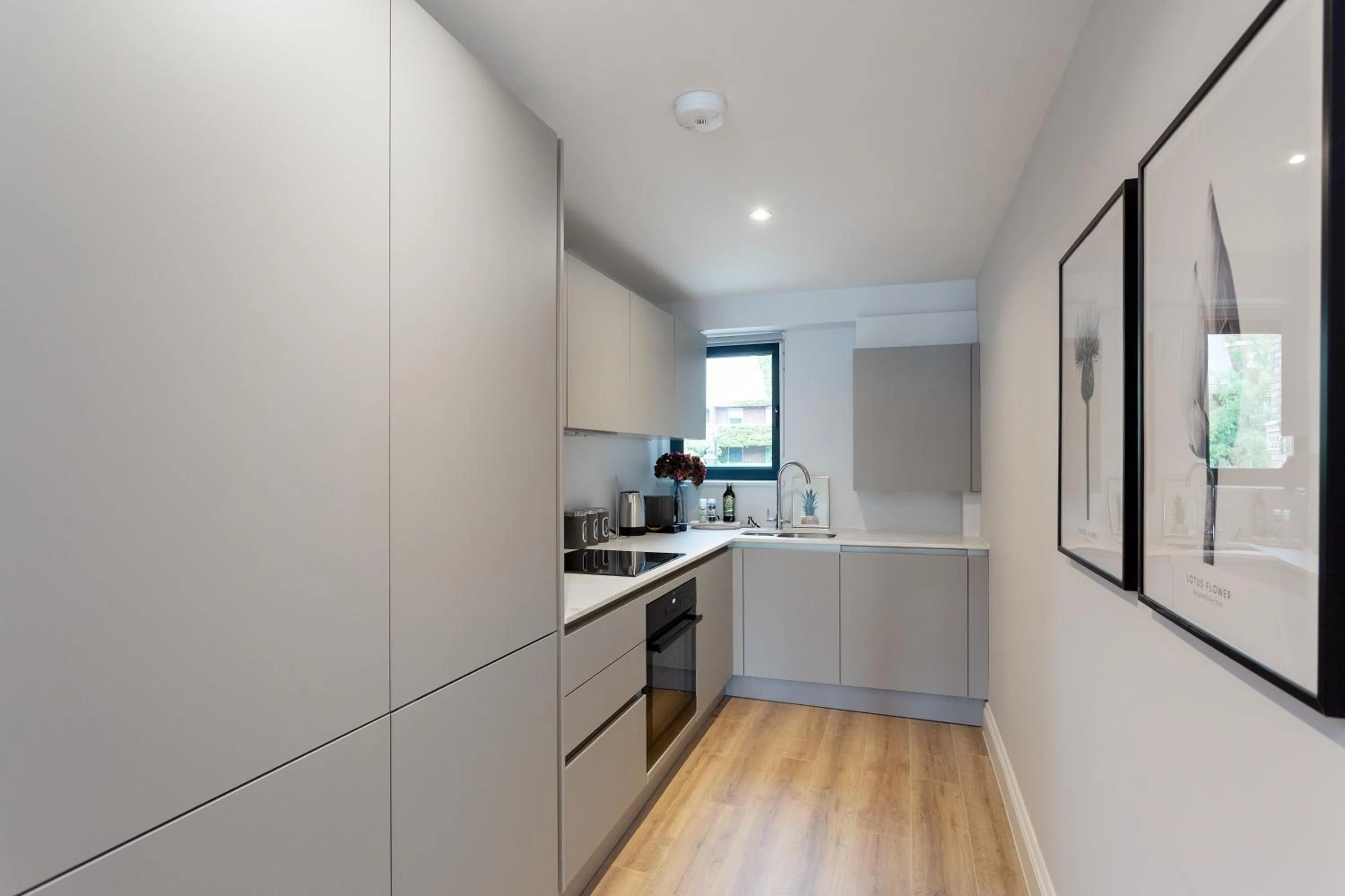 Kitchen or kitchenette in The Carlyle by Nestor