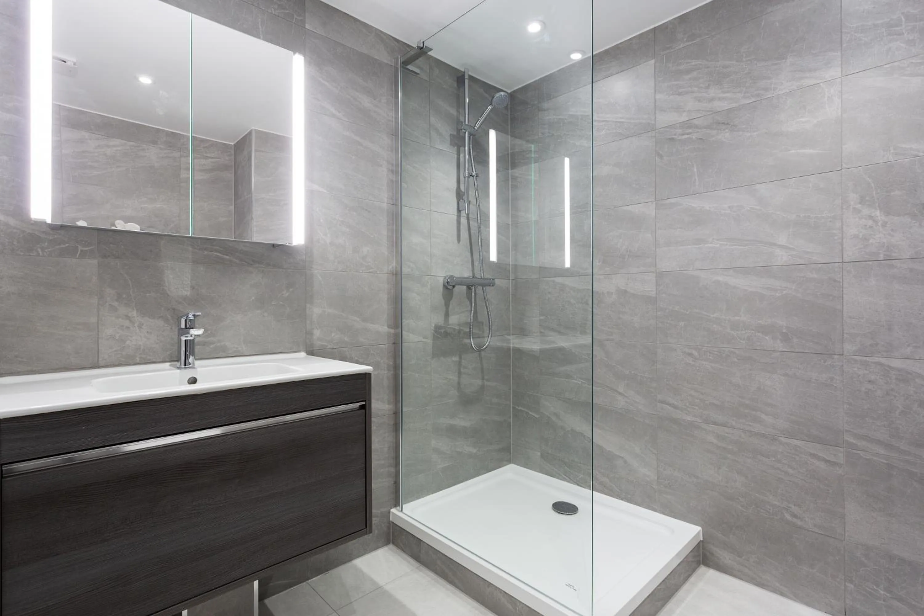 Bathroom in The Carlyle by Nestor