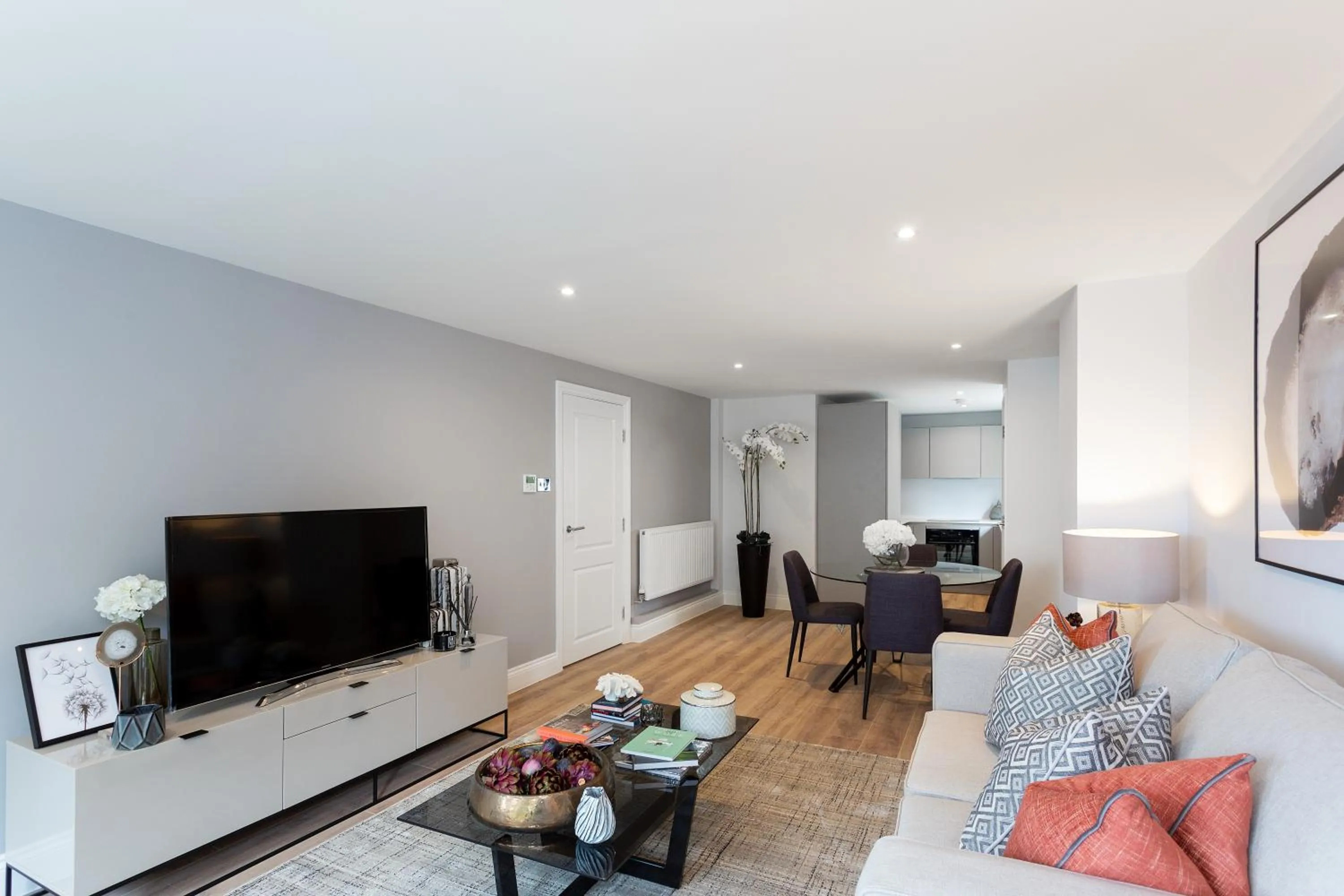 TV and multimedia in The Carlyle by Nestor