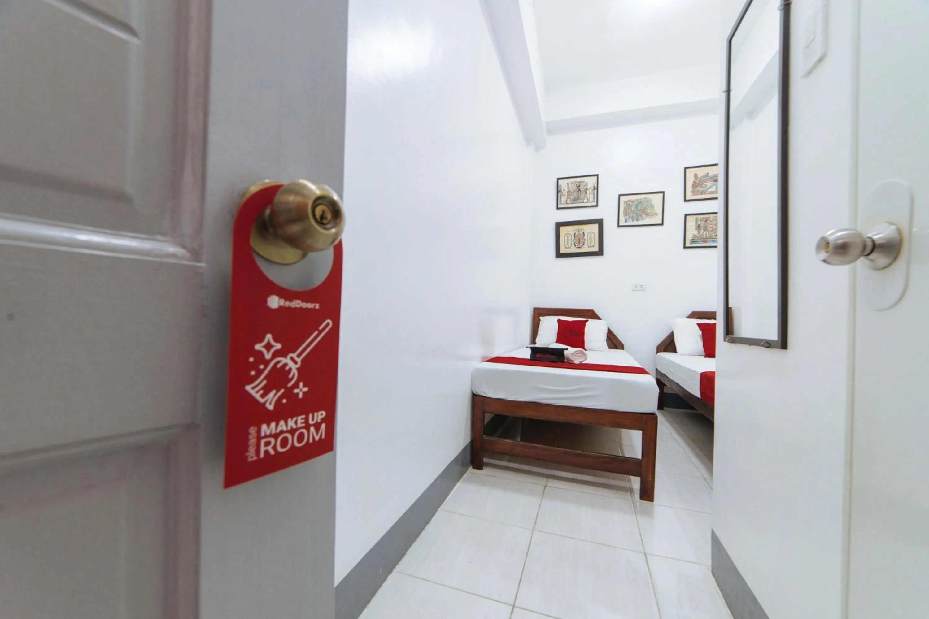 Bed in RedDoorz @ Plaza Jaro Iloilo