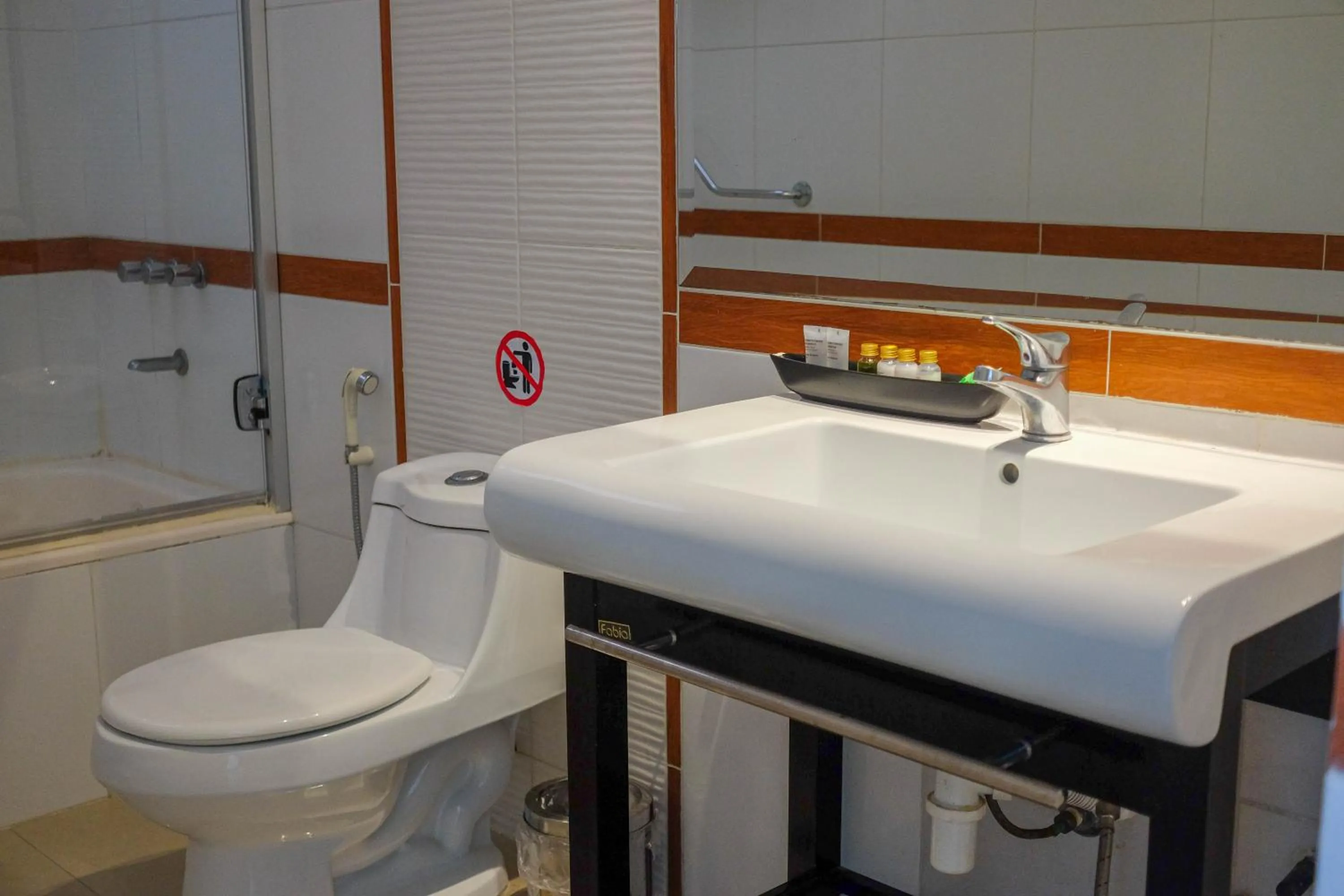 Hotel Senses Equipetrol