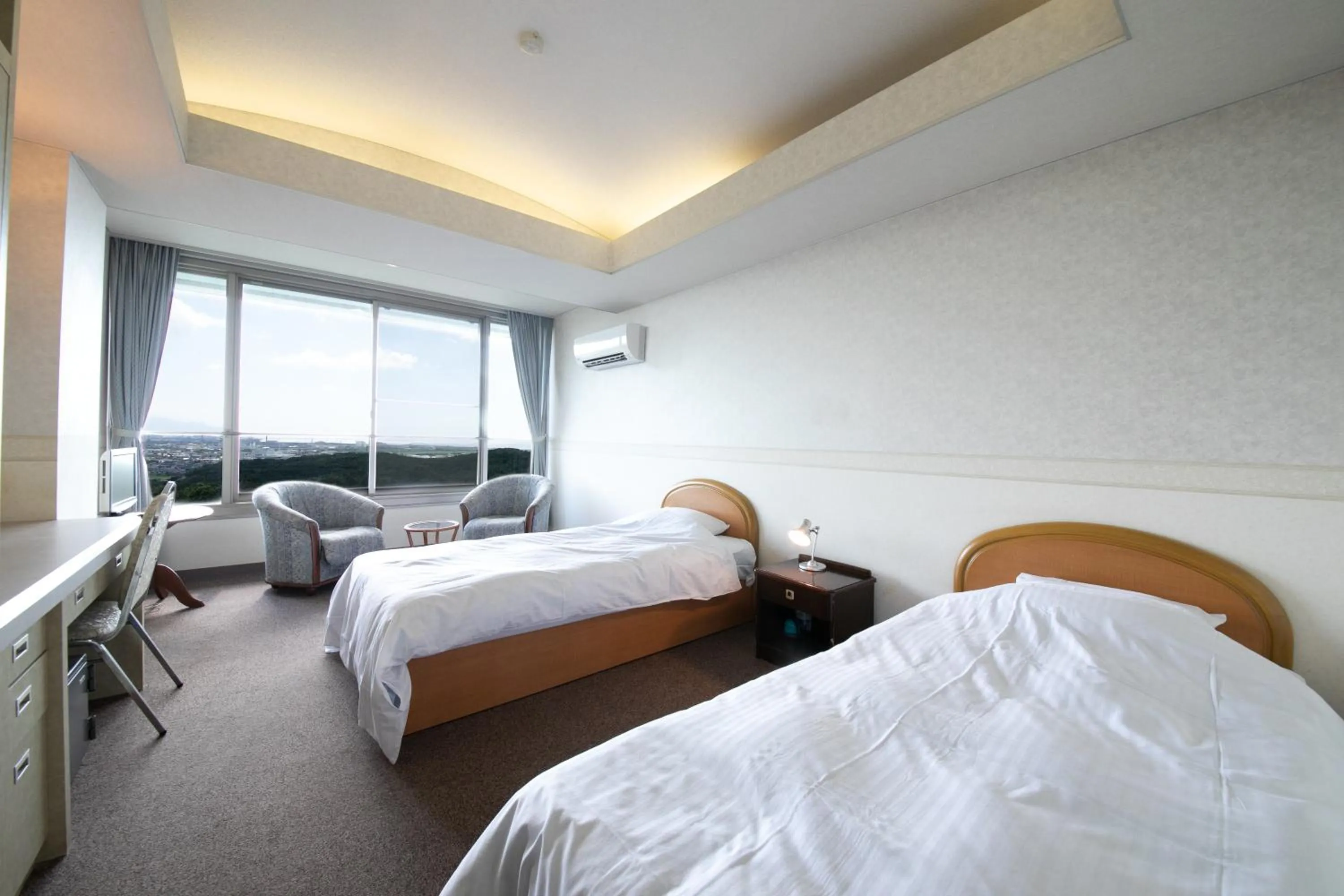 Photo of the whole room, Bed in Omuta Heights