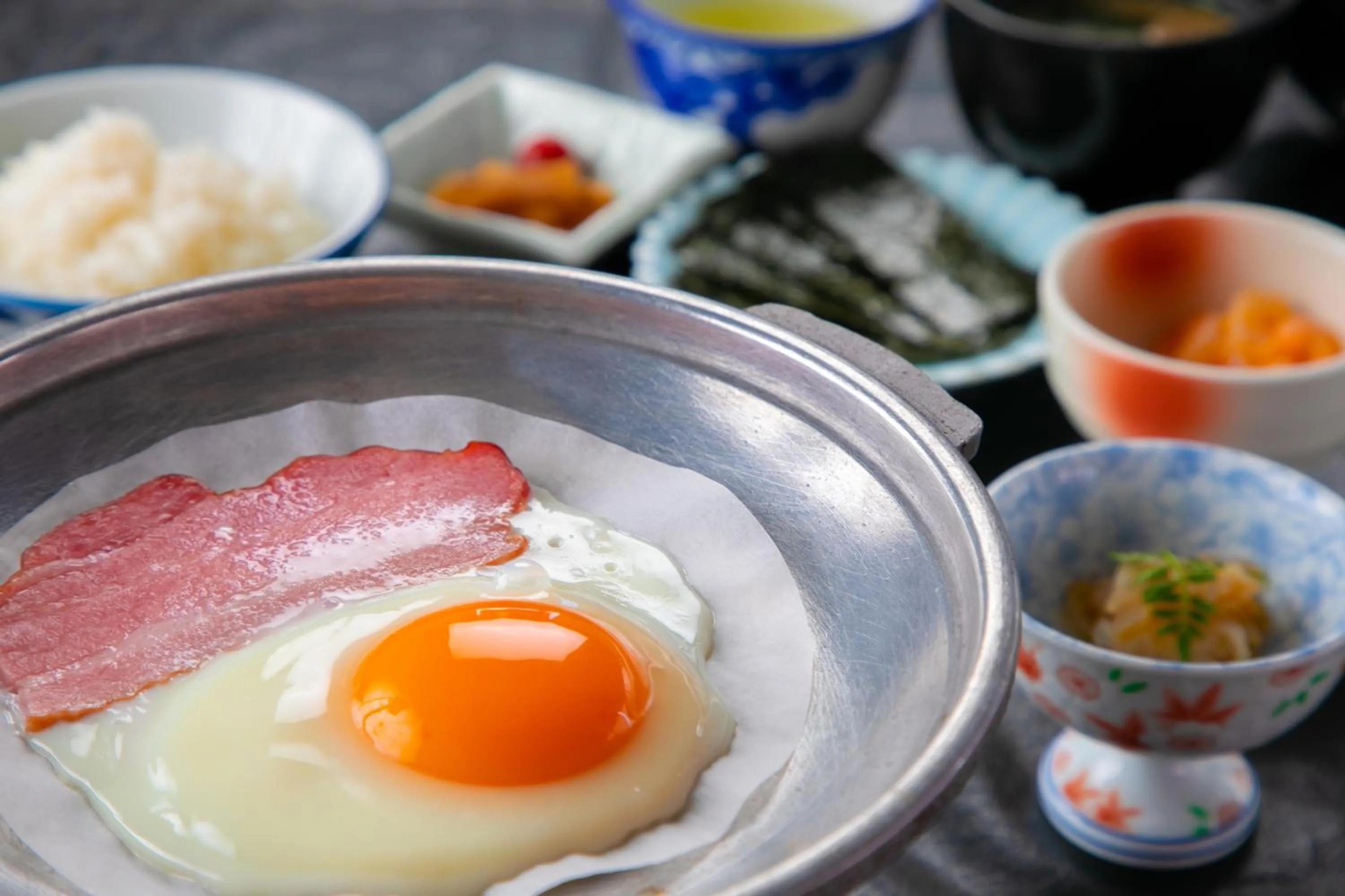 Breakfast in Omuta Heights