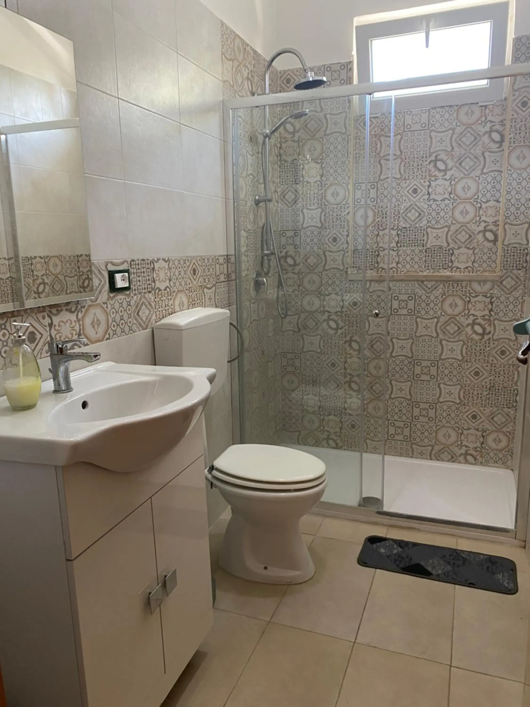 Comfort Triple Room with Shower in B&B Villa Grazia Comfort Triple Room with Shower in B&B Villa Grazia