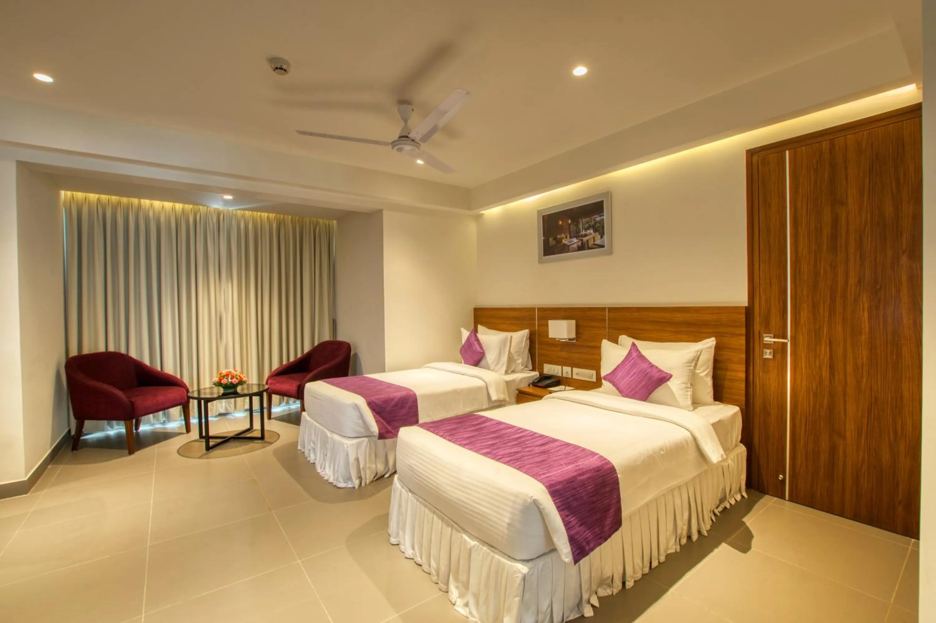 Photo of the whole room, Bed in Lilac Hotel, 5th Block