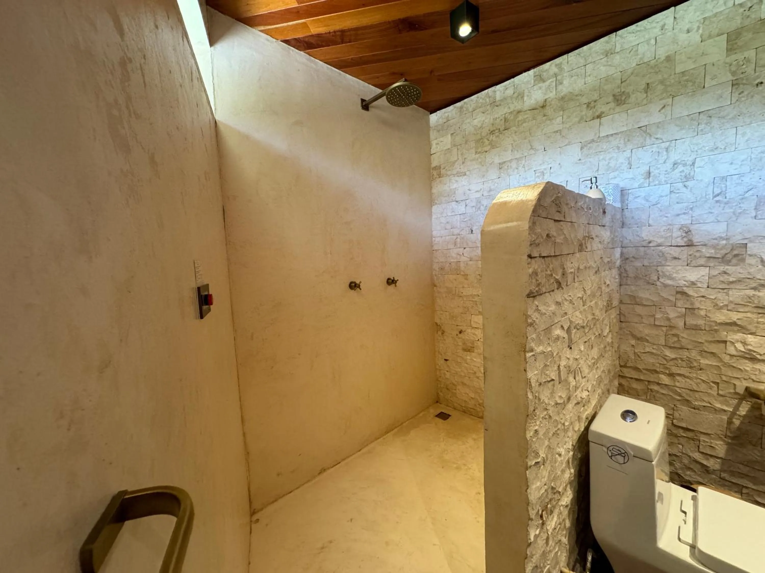 Shower in Casa Kaan Calakmul